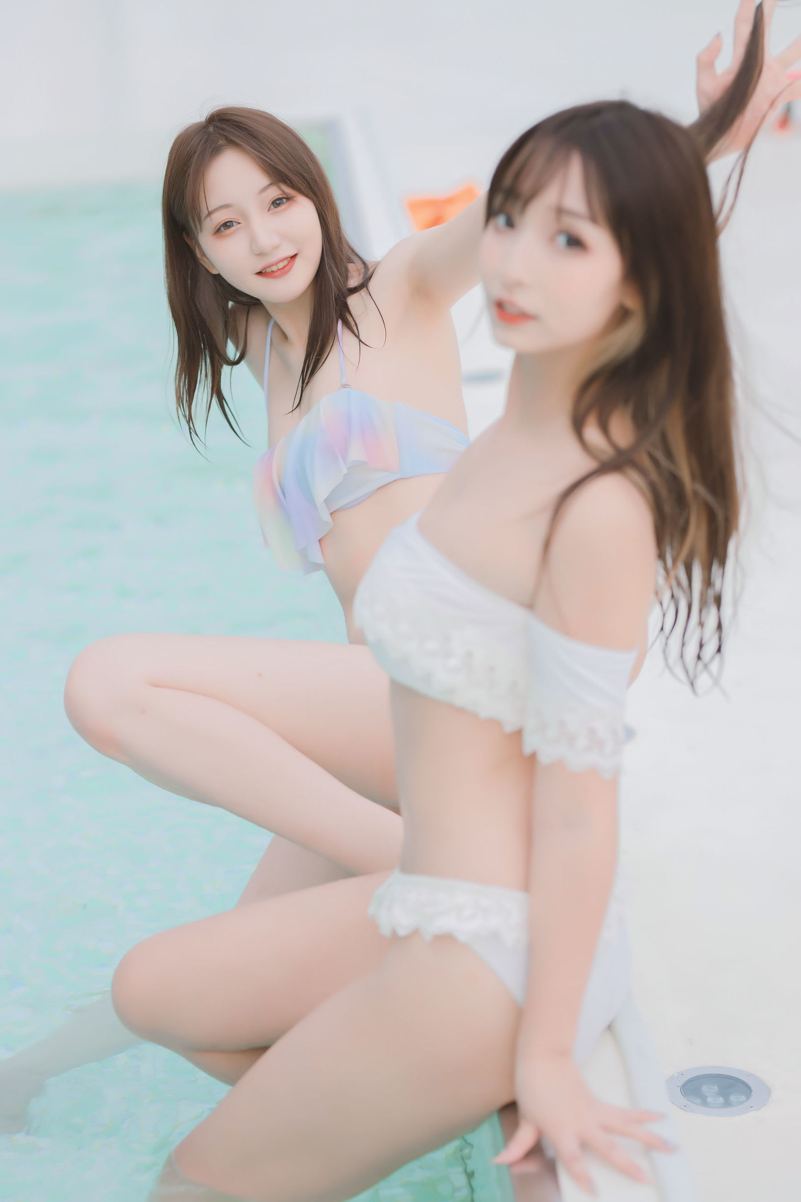 [COS福利] 萝莉神楽板真冬之笑颜水时计-夏日比基尼