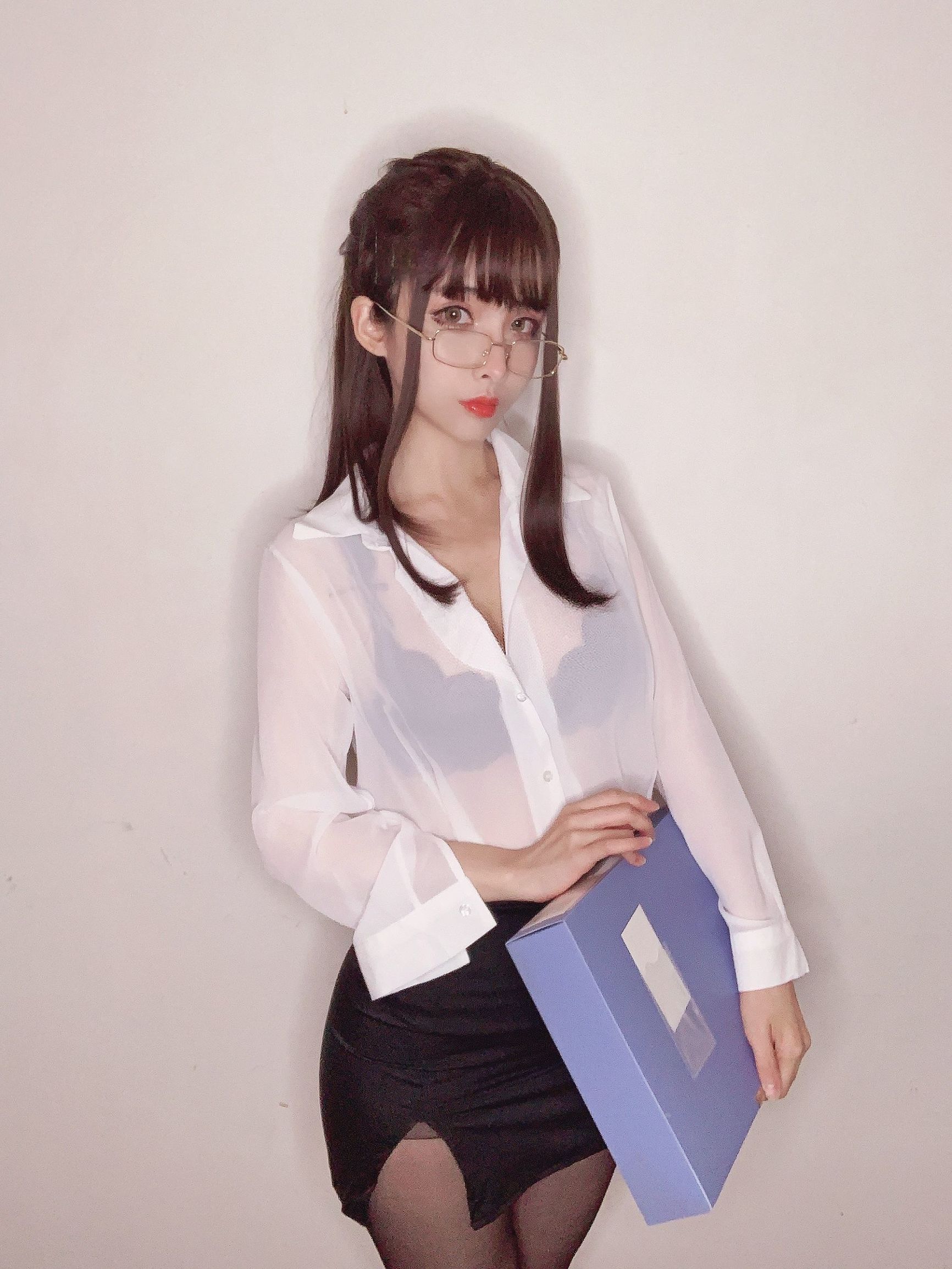 COS Welfare] COS Welfare Rioko Liang Liang Zi - Teacher Selfie