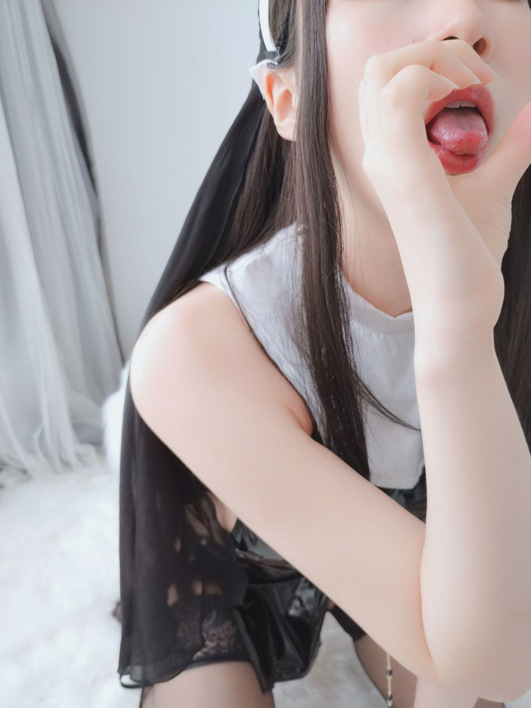 Phúc lợi COS] Coser Tiểu thư Bạc - Nữ tu da