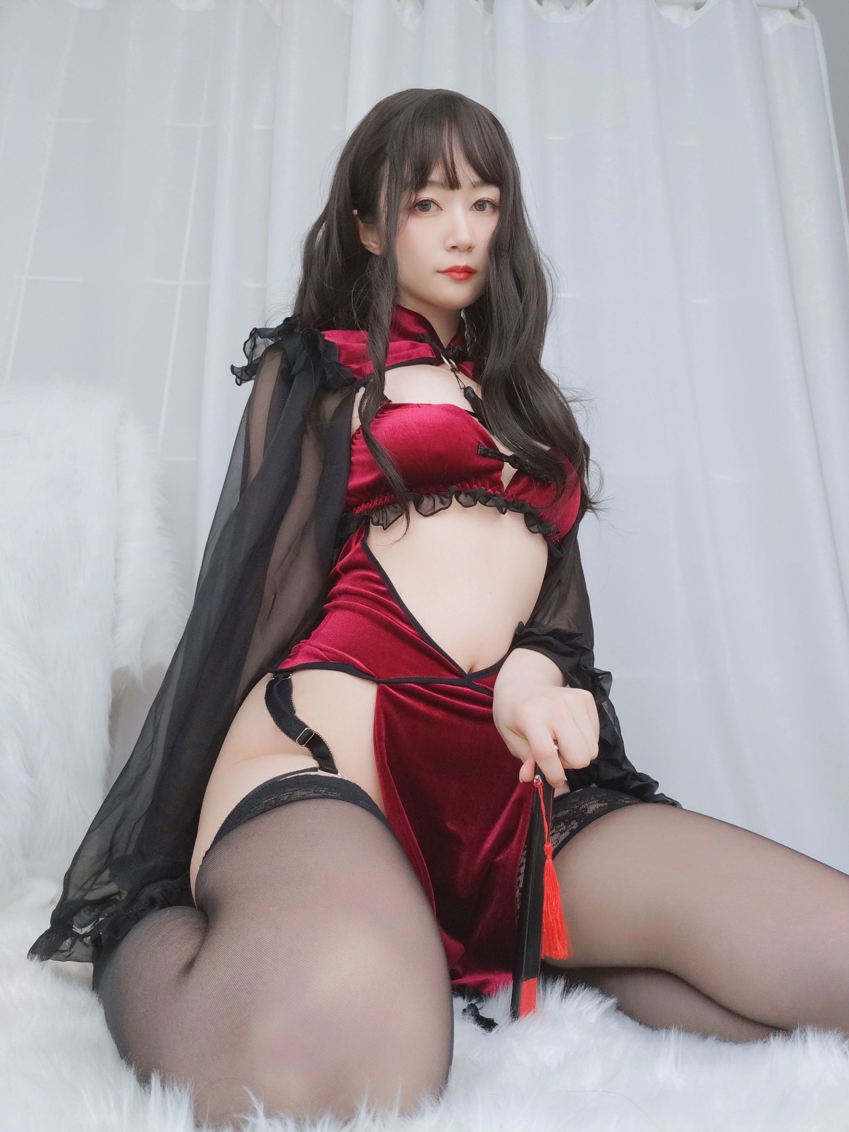 コスプレ特典] Coserシャオジェバイイン - 赤いベルベットの旗袍