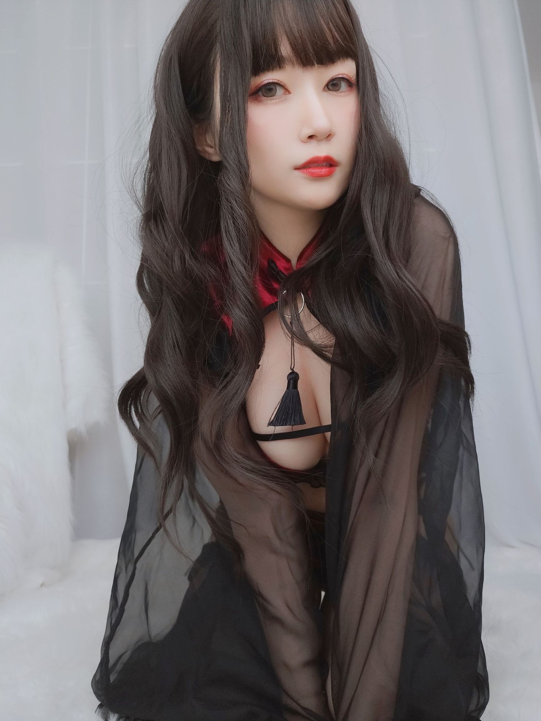 COS Welfare] Coser Xiaojie Baiyin - Red Velvet Qipao