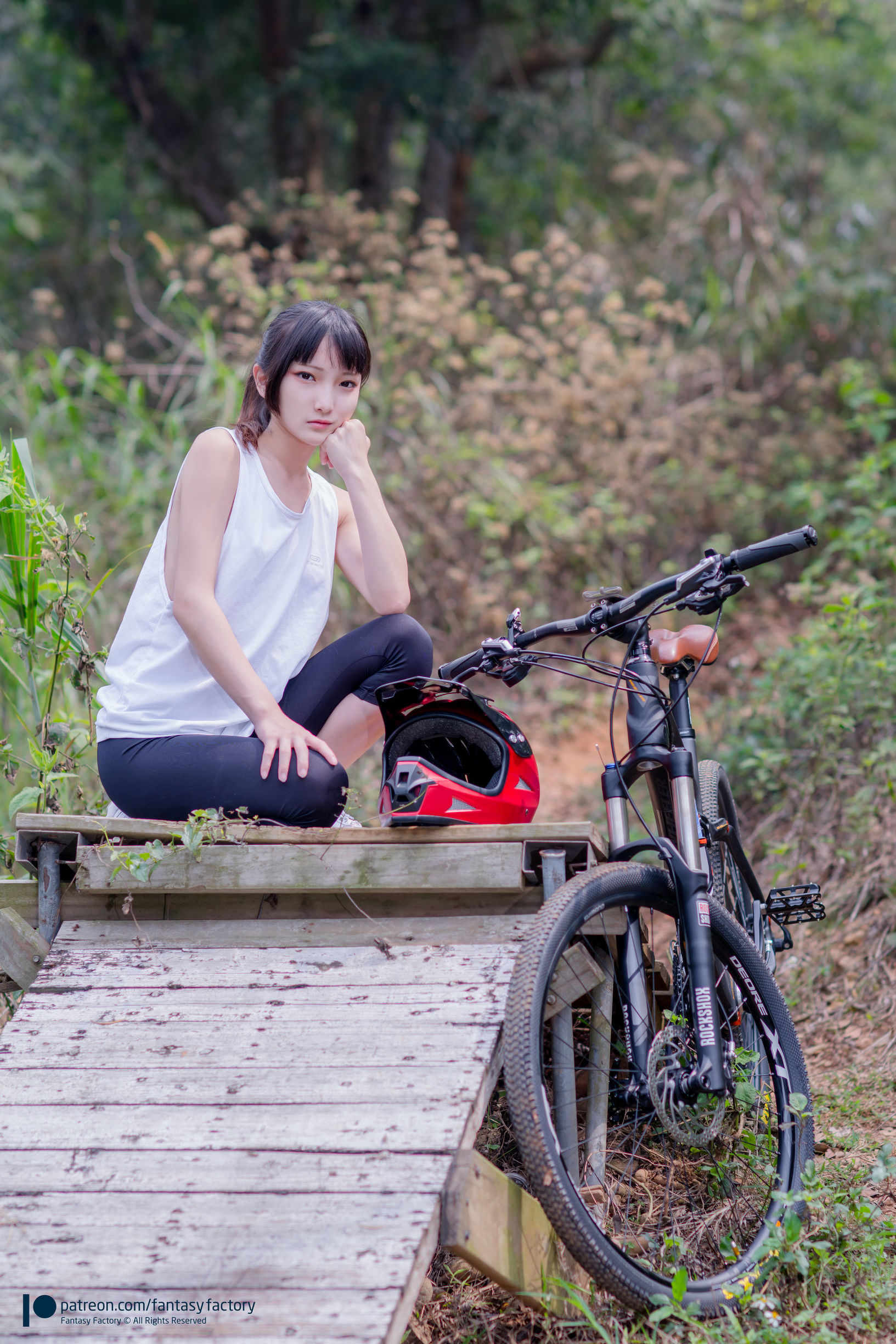 小丁 单车少女 黑胶 情趣网衫 写真セット