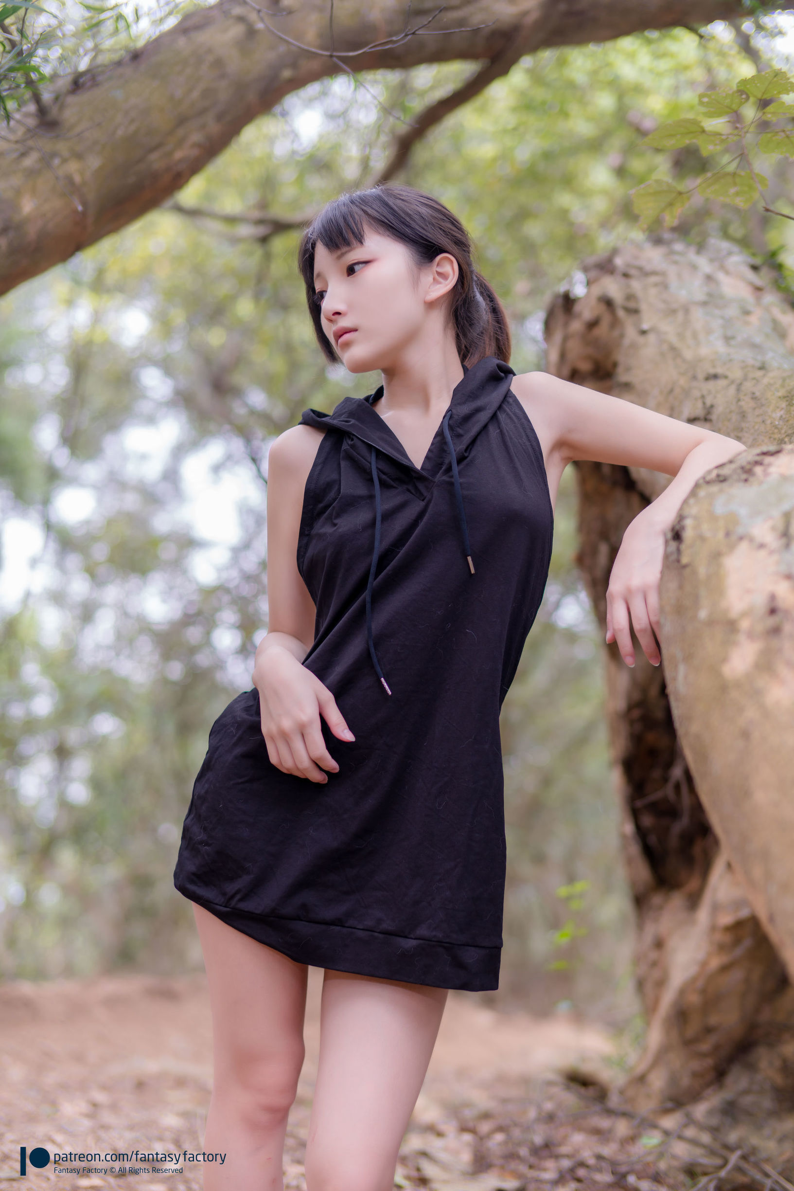 Xiaoding 单车少女 黑胶 情趣网衫 Photo Set