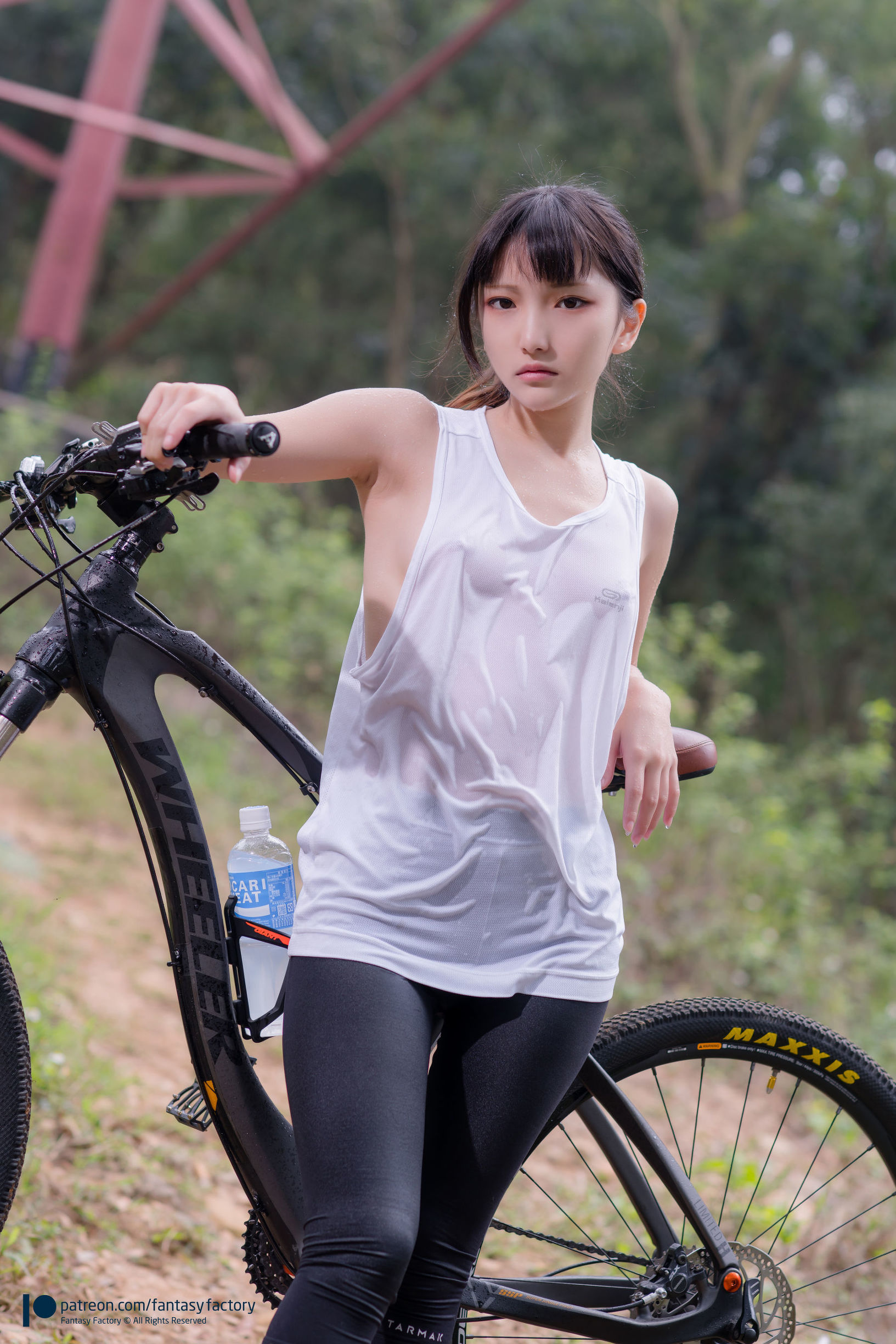 Xiaoding 单车少女 黑胶 情趣网衫 Photo Set