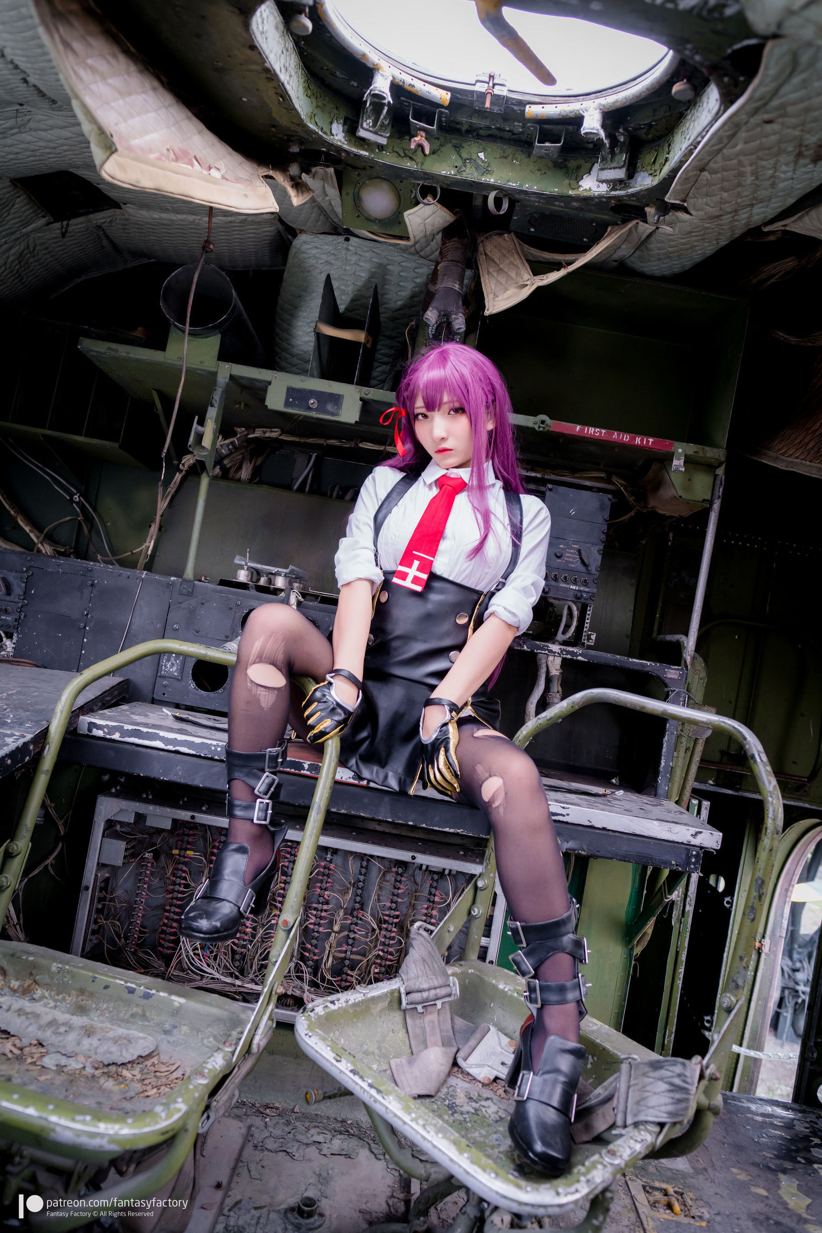 ファンタジー・ファクトリー] シャオディン・コスプレ - 黒ストッキング 黒ラテックス 女暗殺者