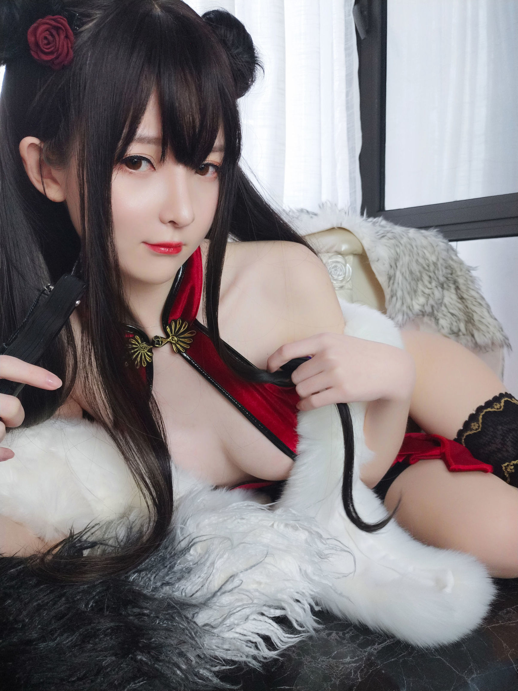 Yi Xiao Yang Ze New Moon Red Rose
