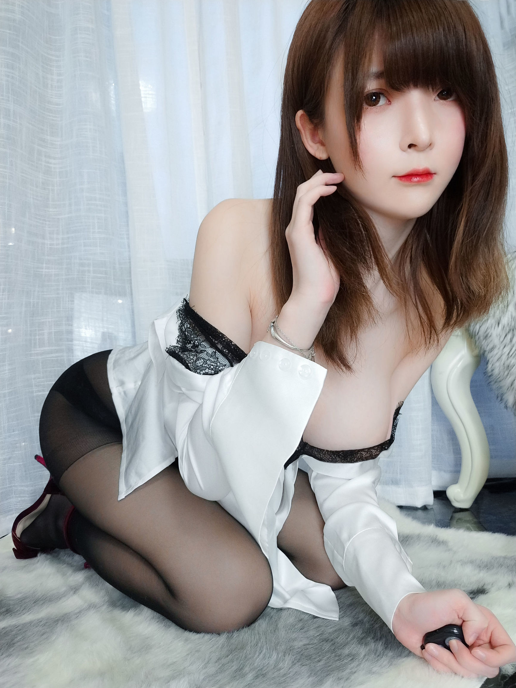 Í Tiểu Dương Trạch hẹn hò bạn gái