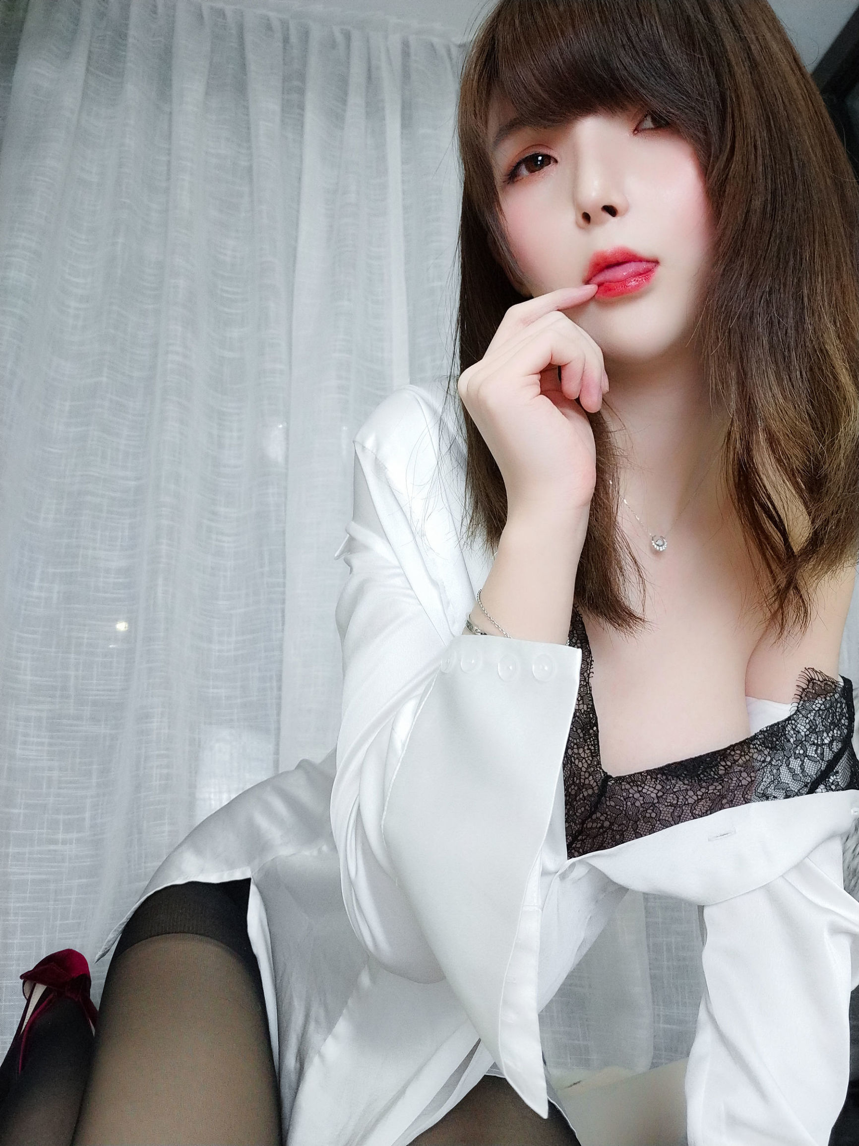 Í Tiểu Dương Trạch hẹn hò bạn gái