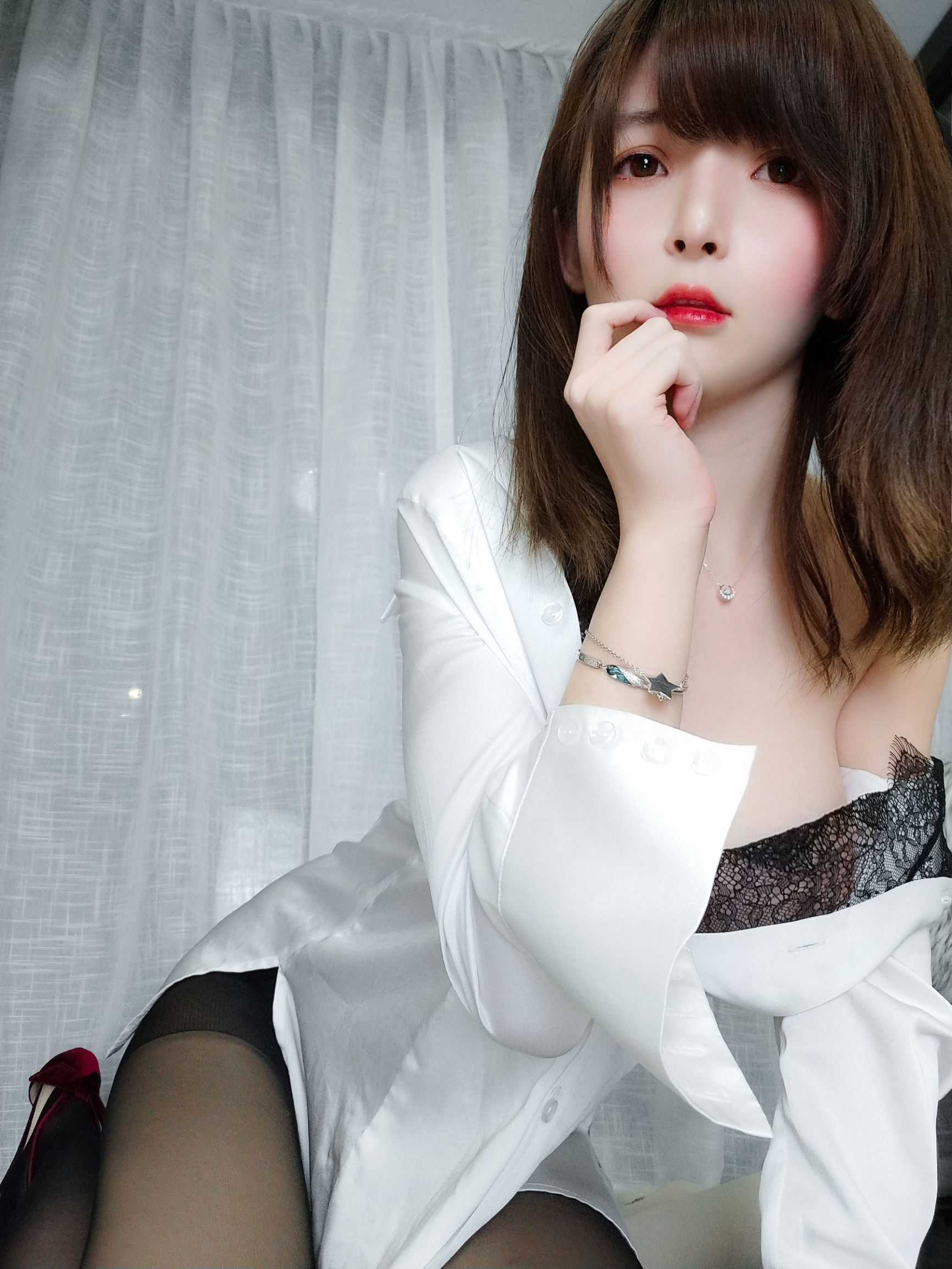Í Tiểu Dương Trạch hẹn hò bạn gái