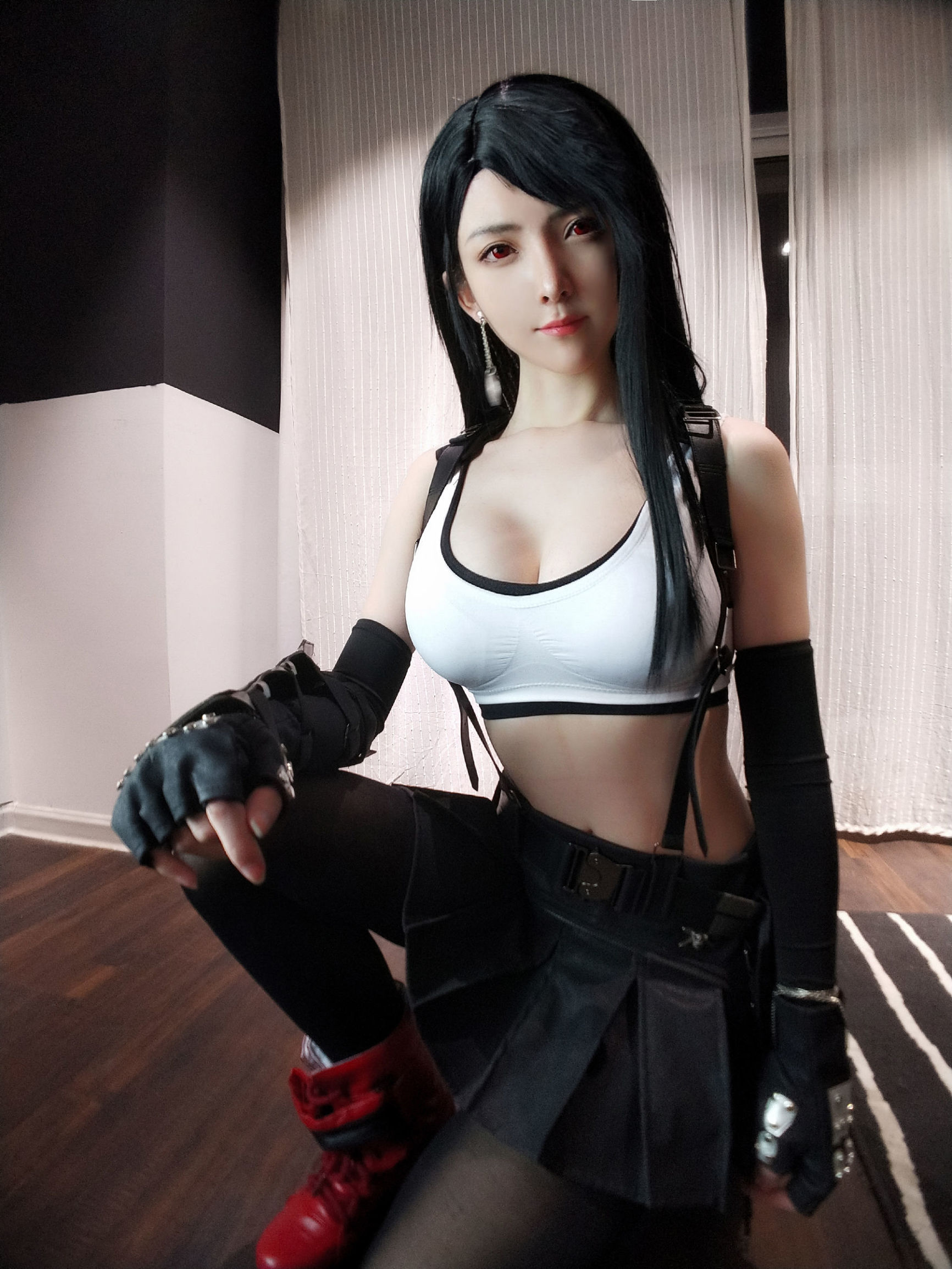 Yixiaoyuanze Tifa bộ trang phục chính thức