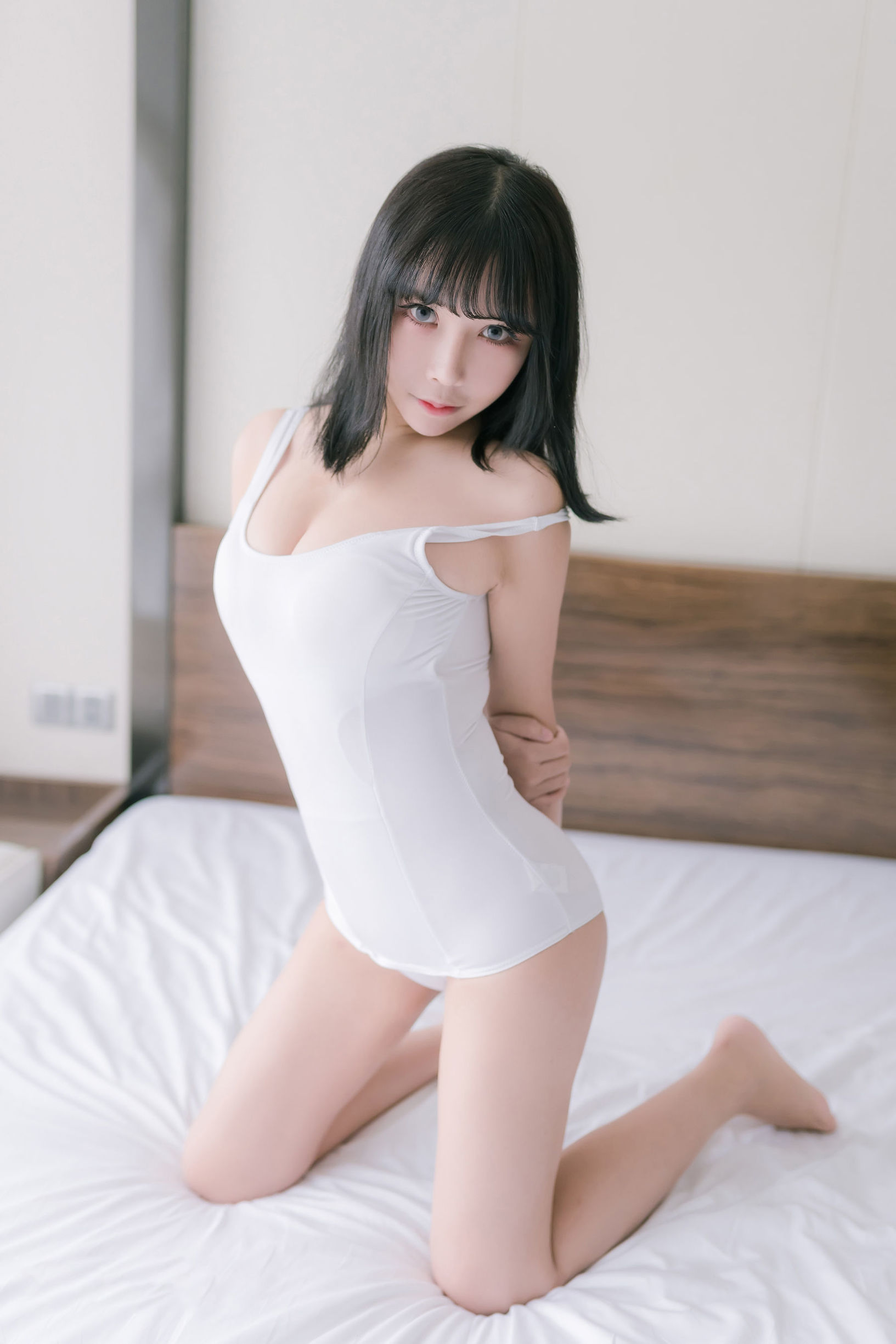 Cô gái 2D ôm đi Mo Zi aa, chị gái lớn.
