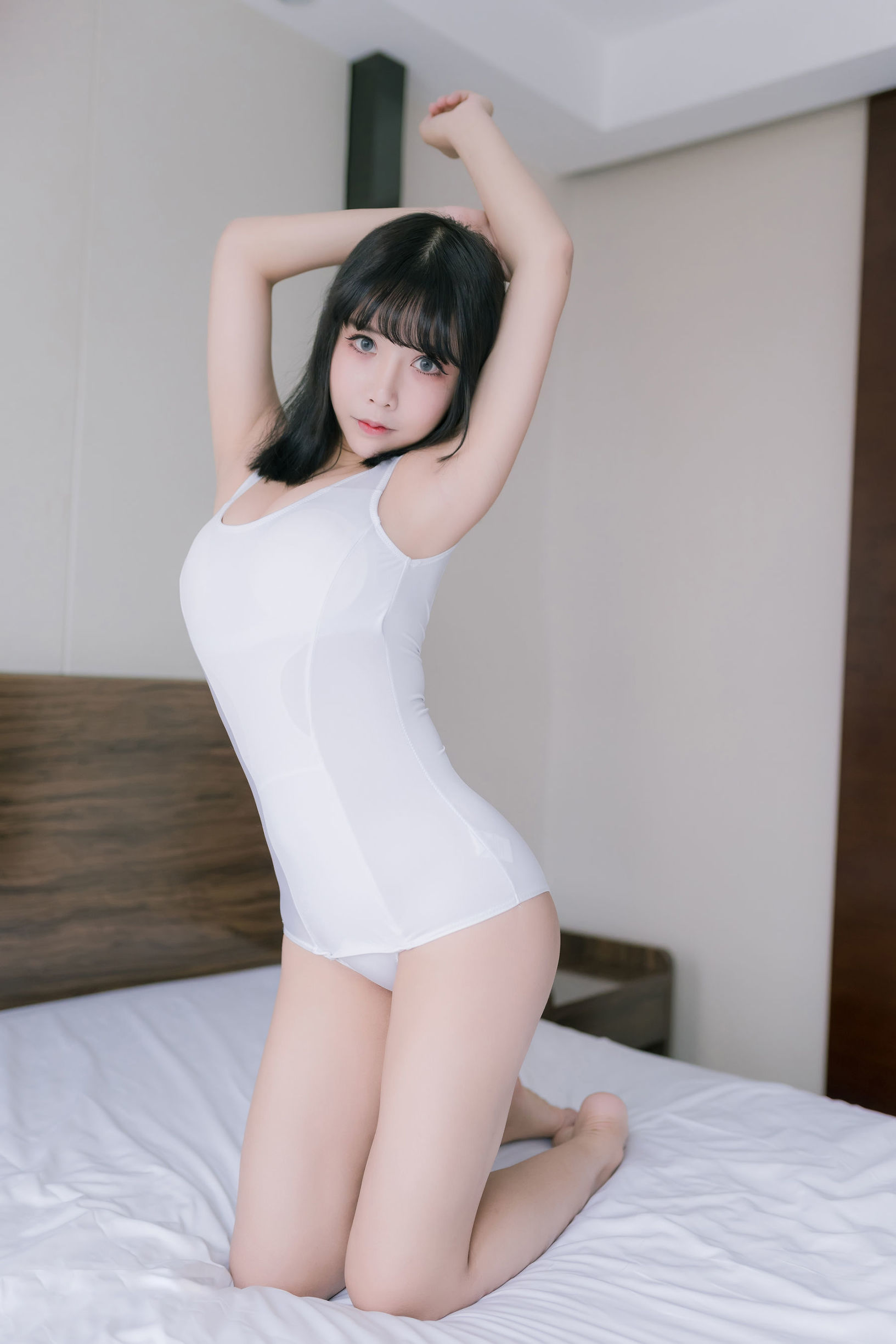 Cô gái 2D ôm đi Mo Zi aa, chị gái lớn.