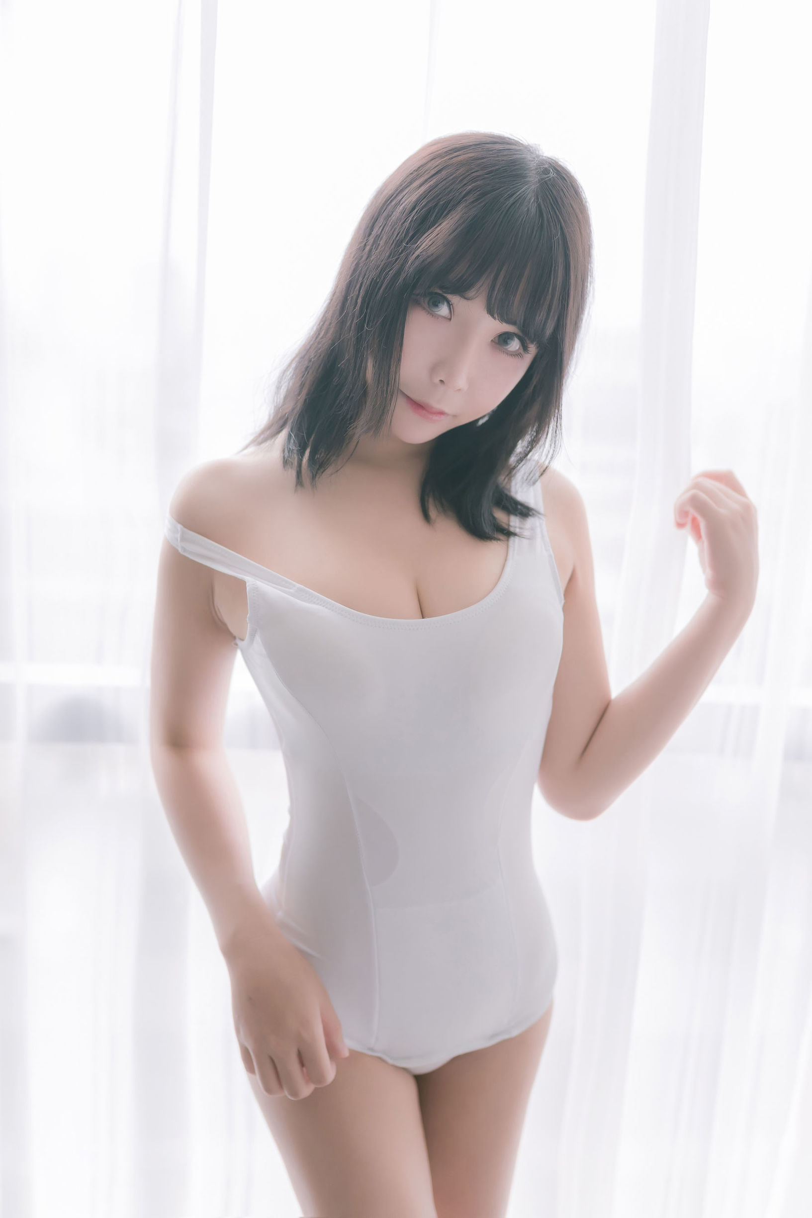 二次元の妹子をモ子aaと大お姉さんを抱いて連れ去る