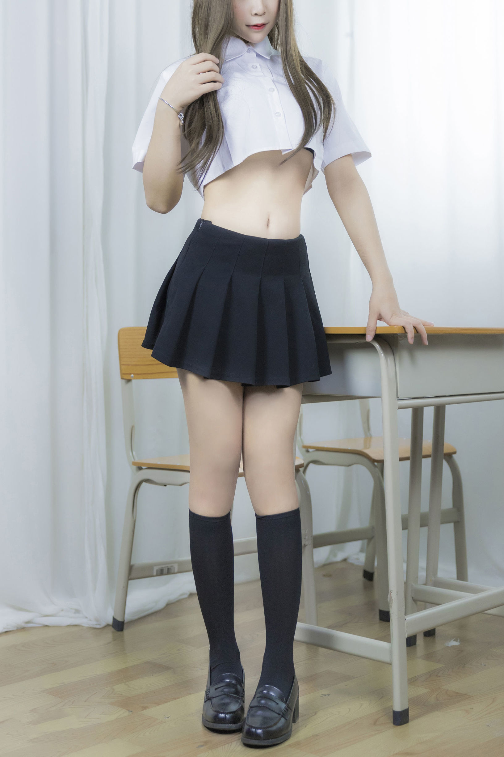 二次元妹子を抱いて連れ去るモ子AA 君が下課するのを待つ