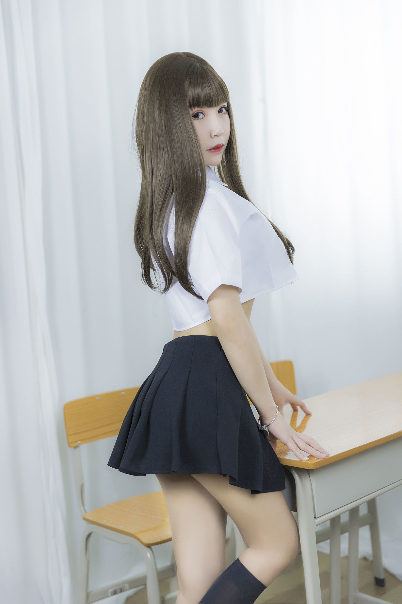 二次元妹子を抱いて連れ去るモ子AA 君が下課するのを待つ