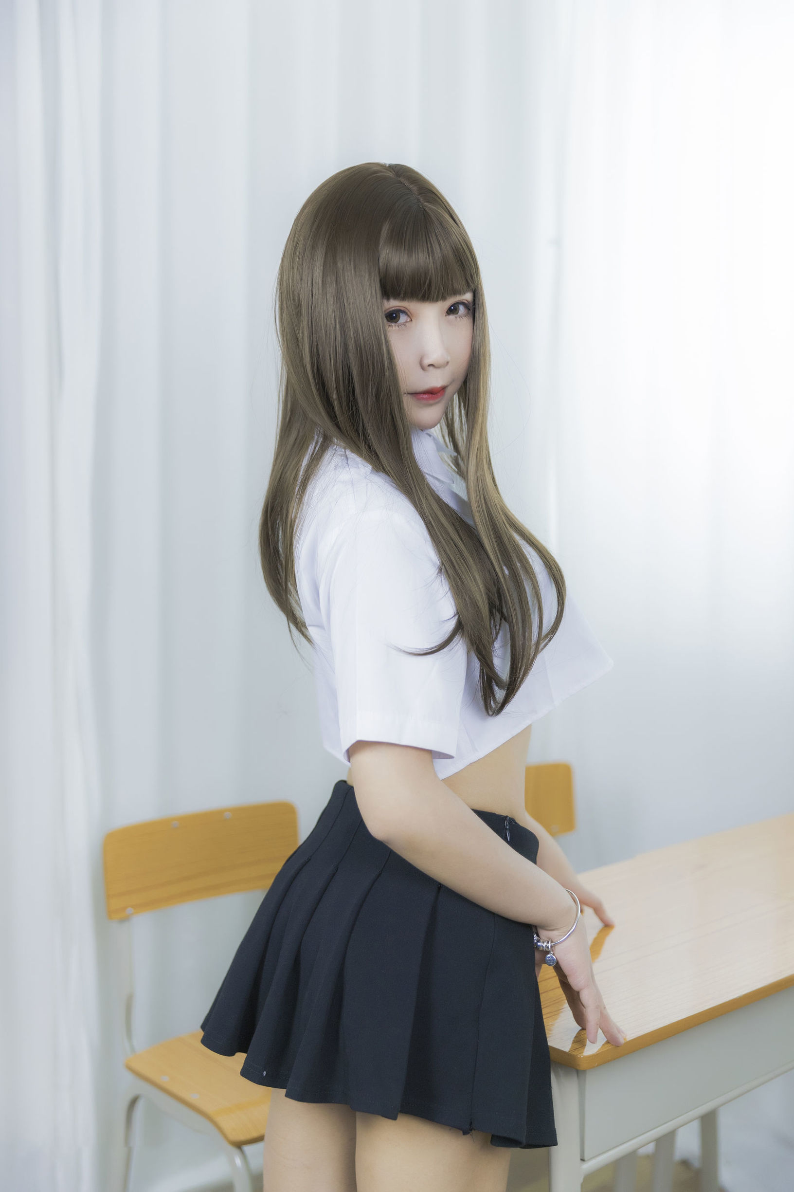 二次元妹子を抱いて連れ去るモ子AA 君が下課するのを待つ