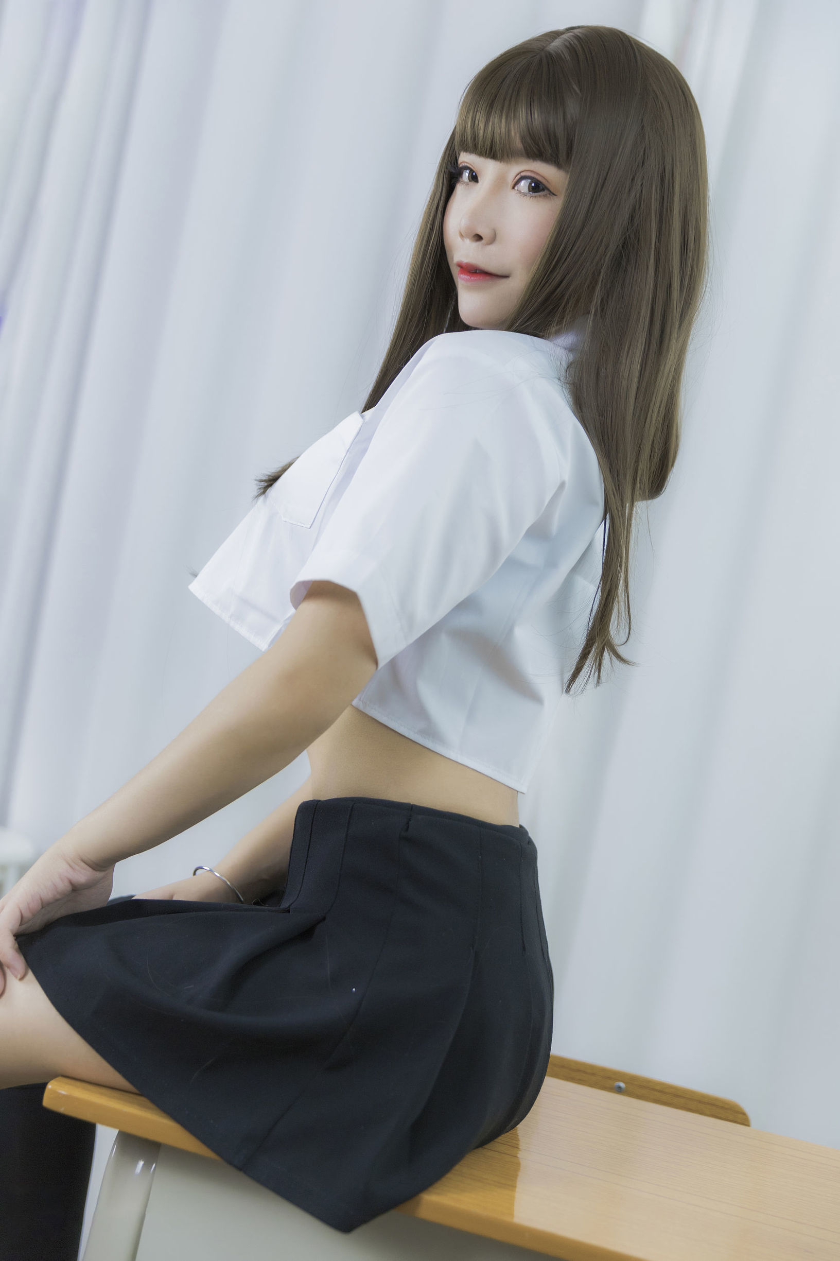 二次元妹子を抱いて連れ去るモ子AA 君が下課するのを待つ