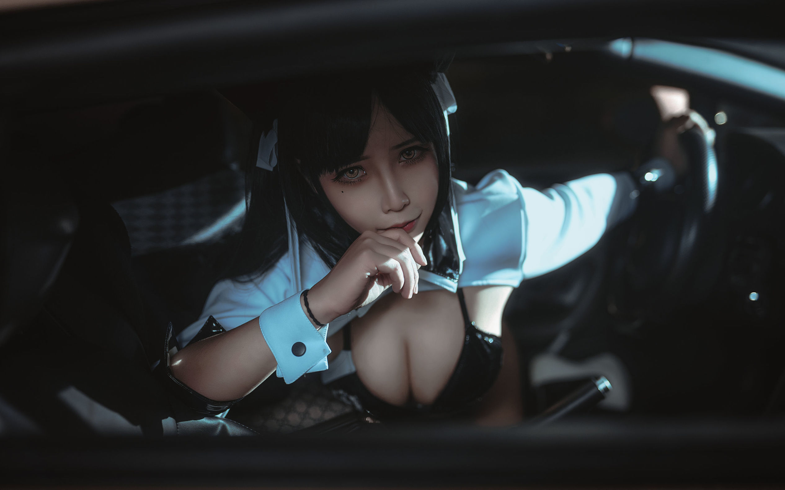 Cô gái 2D ôm đi Mozi aa, nữ lang đua xe.