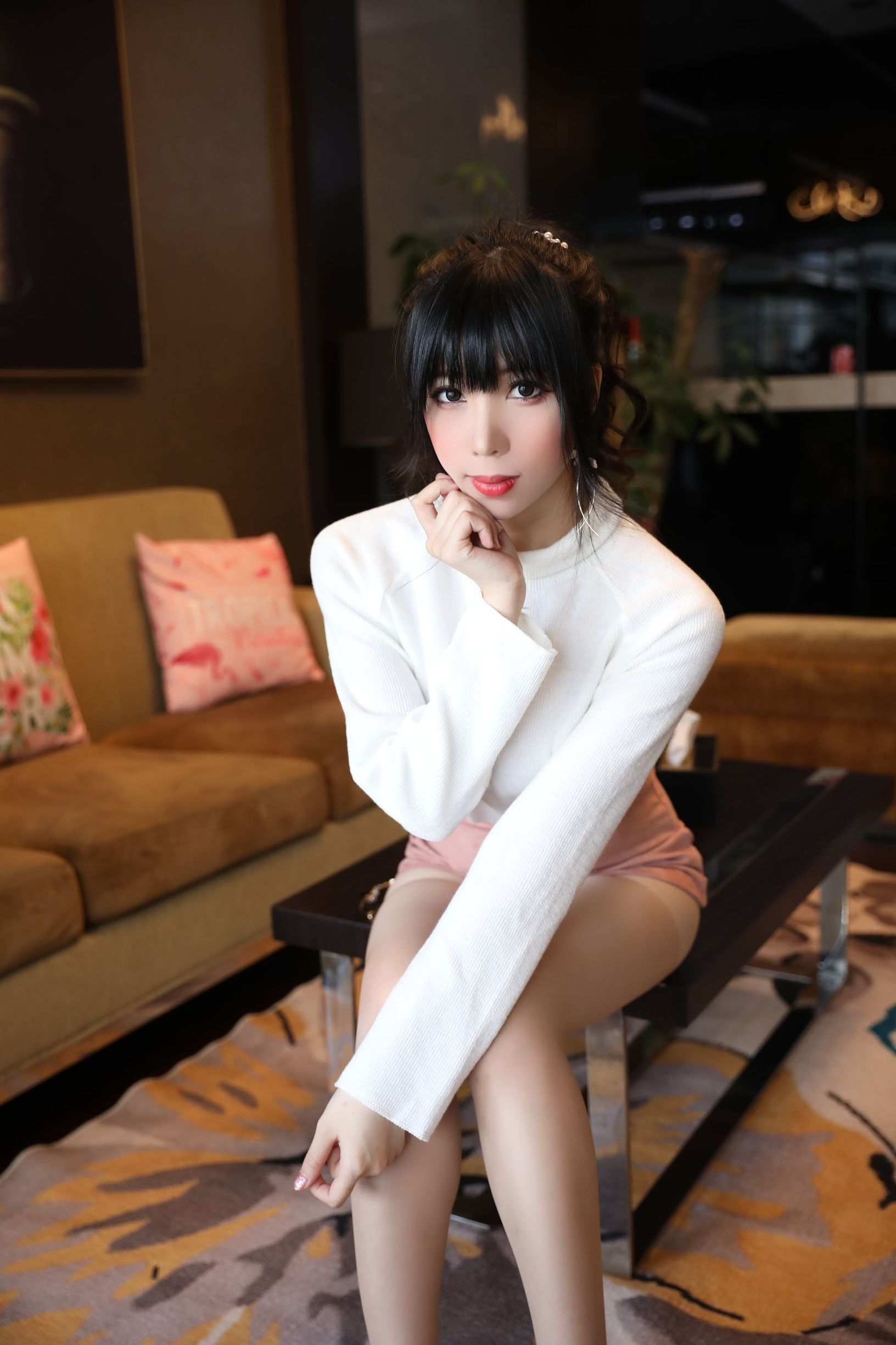 二次元巨乳美女鹿野希 單馬尾眼鏡娘