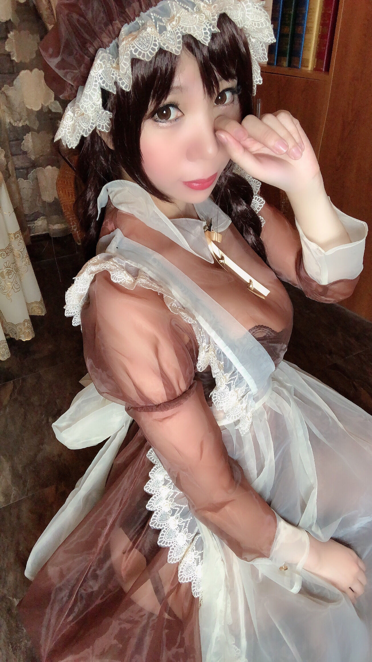 二次元巨乳美女鹿野希 透明メイド
