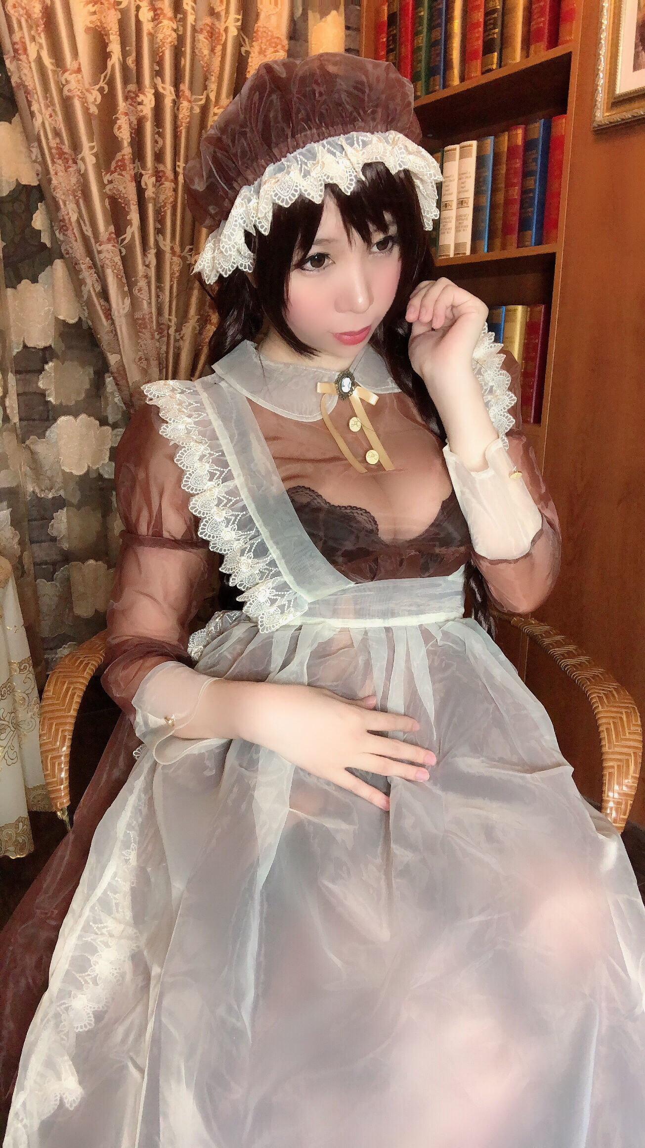 二次元巨乳美女鹿野希 透明メイド