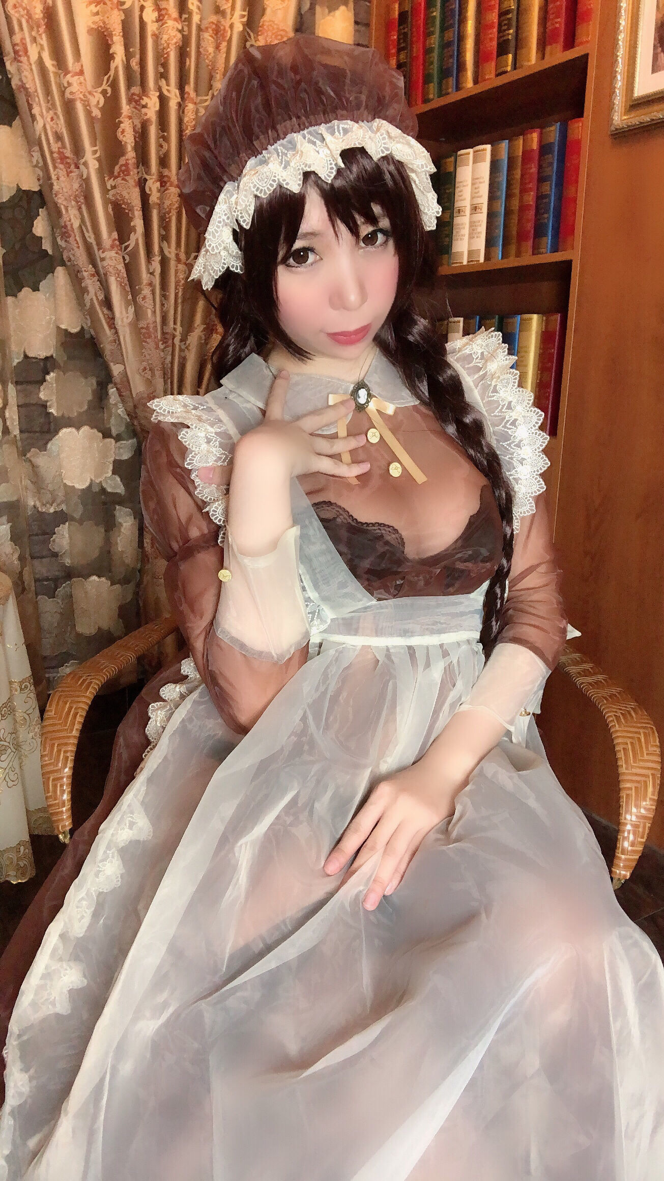 二次元巨乳美女鹿野希 透明メイド