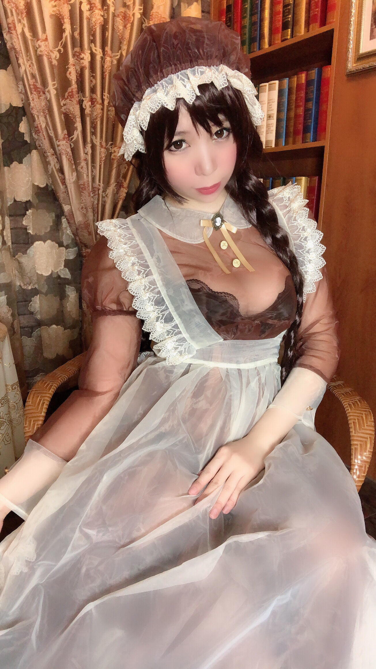 二次元巨乳美女鹿野希 透明メイド