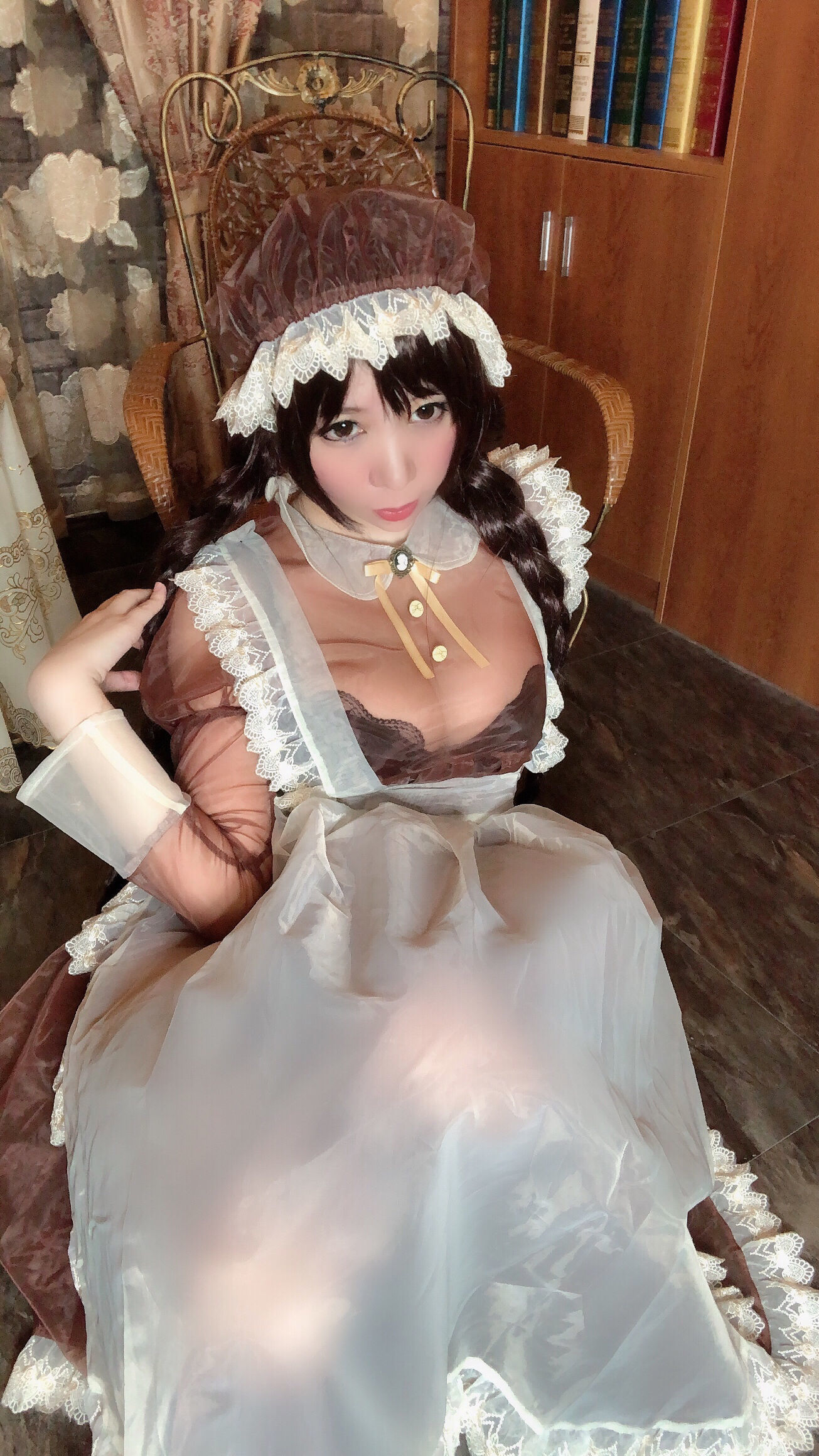 二次元巨乳美女鹿野希 透明メイド