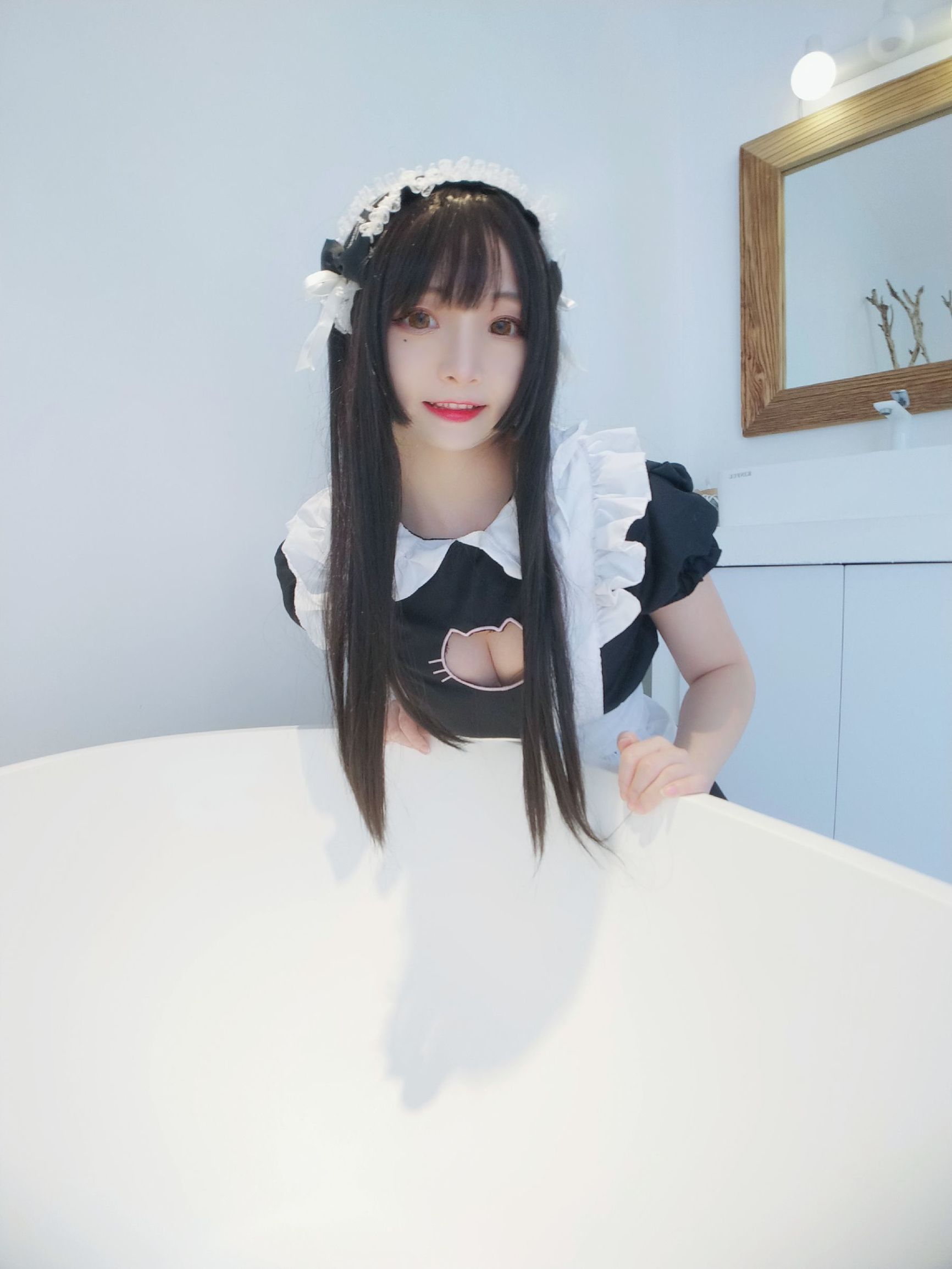 二次元美女古川カグラ 黒白メイド