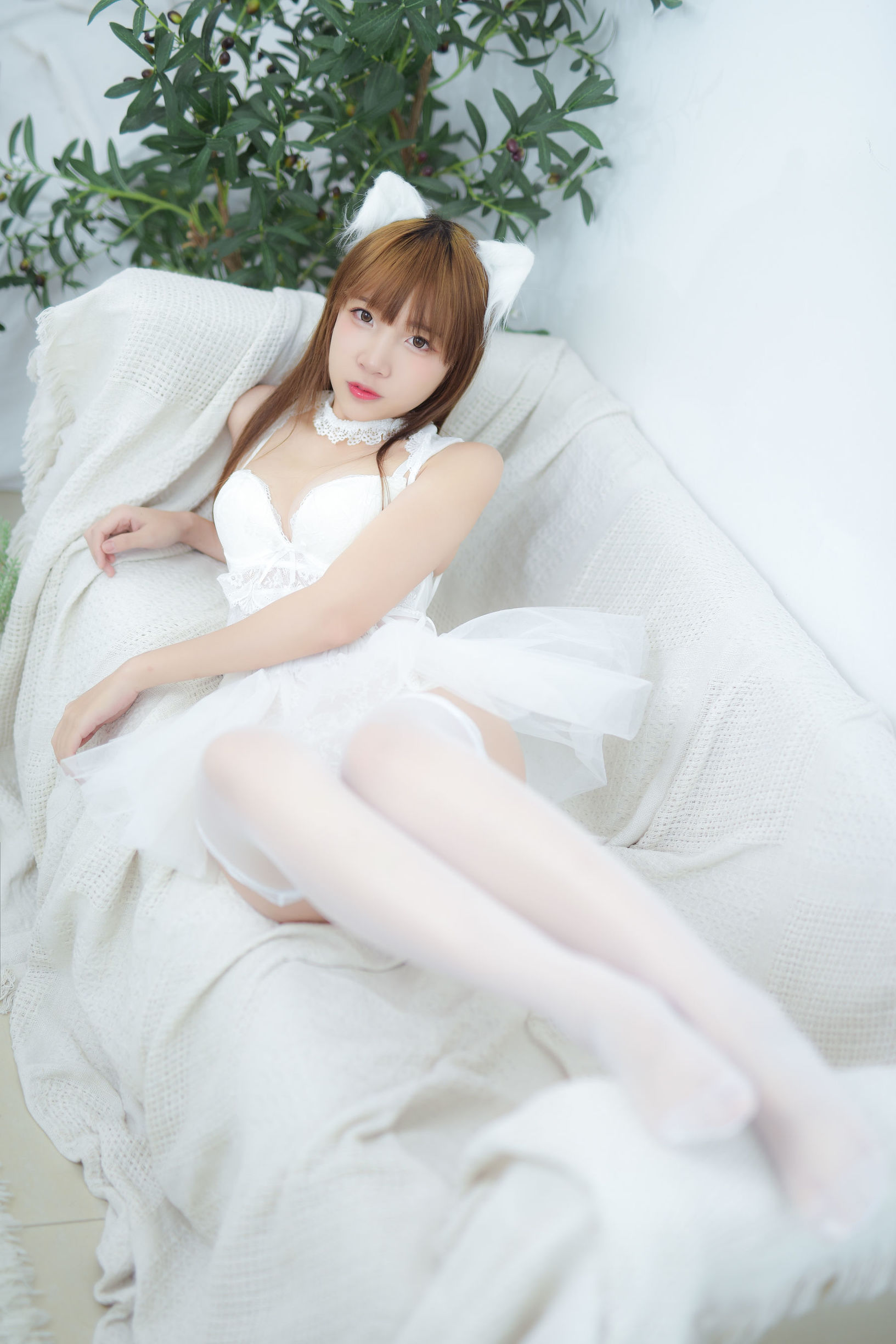 Popular Coser Er Zuo Nisa Pet Girl Private White Wedding Dress