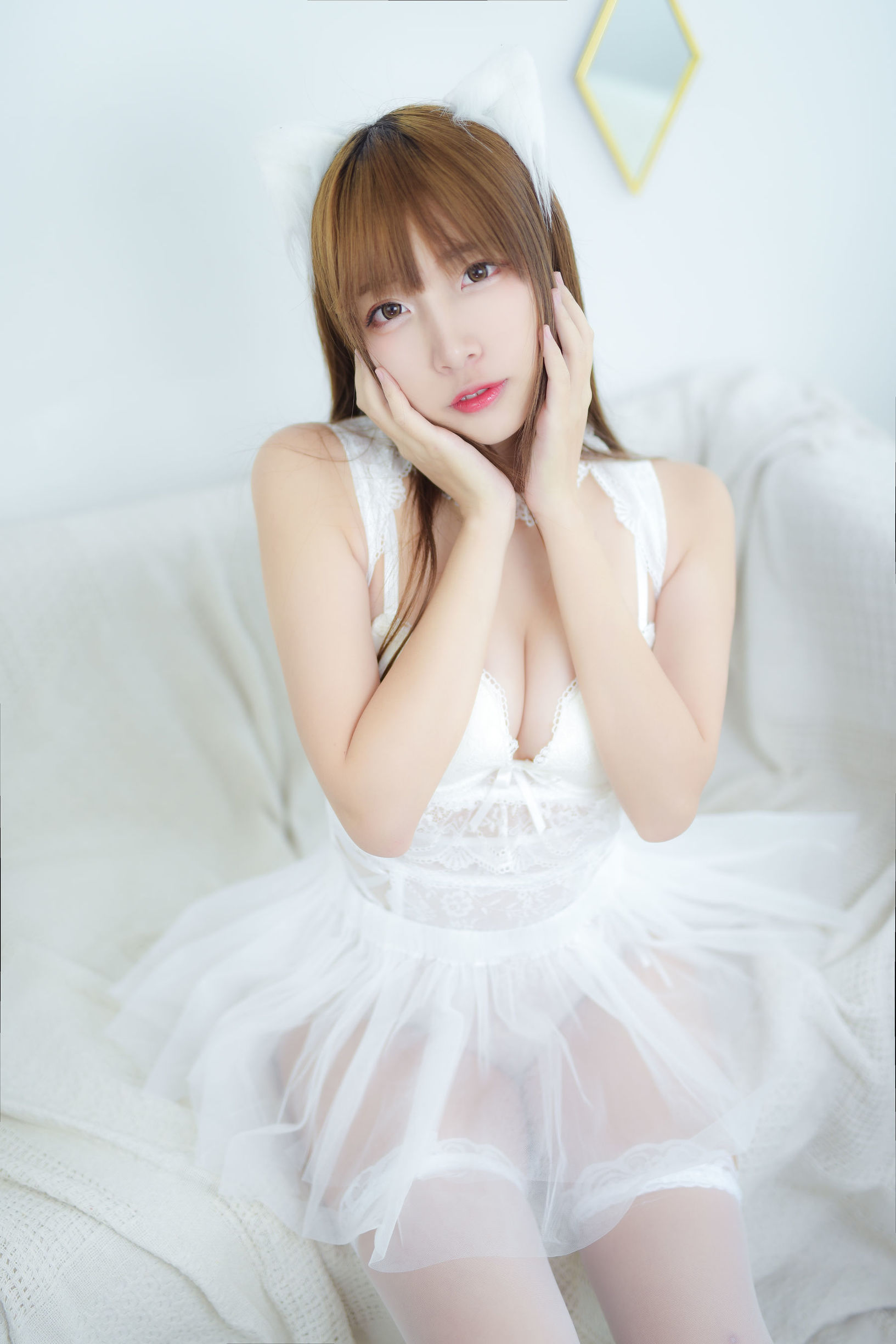 Popular Coser Er Zuo Nisa Pet Girl Private White Wedding Dress