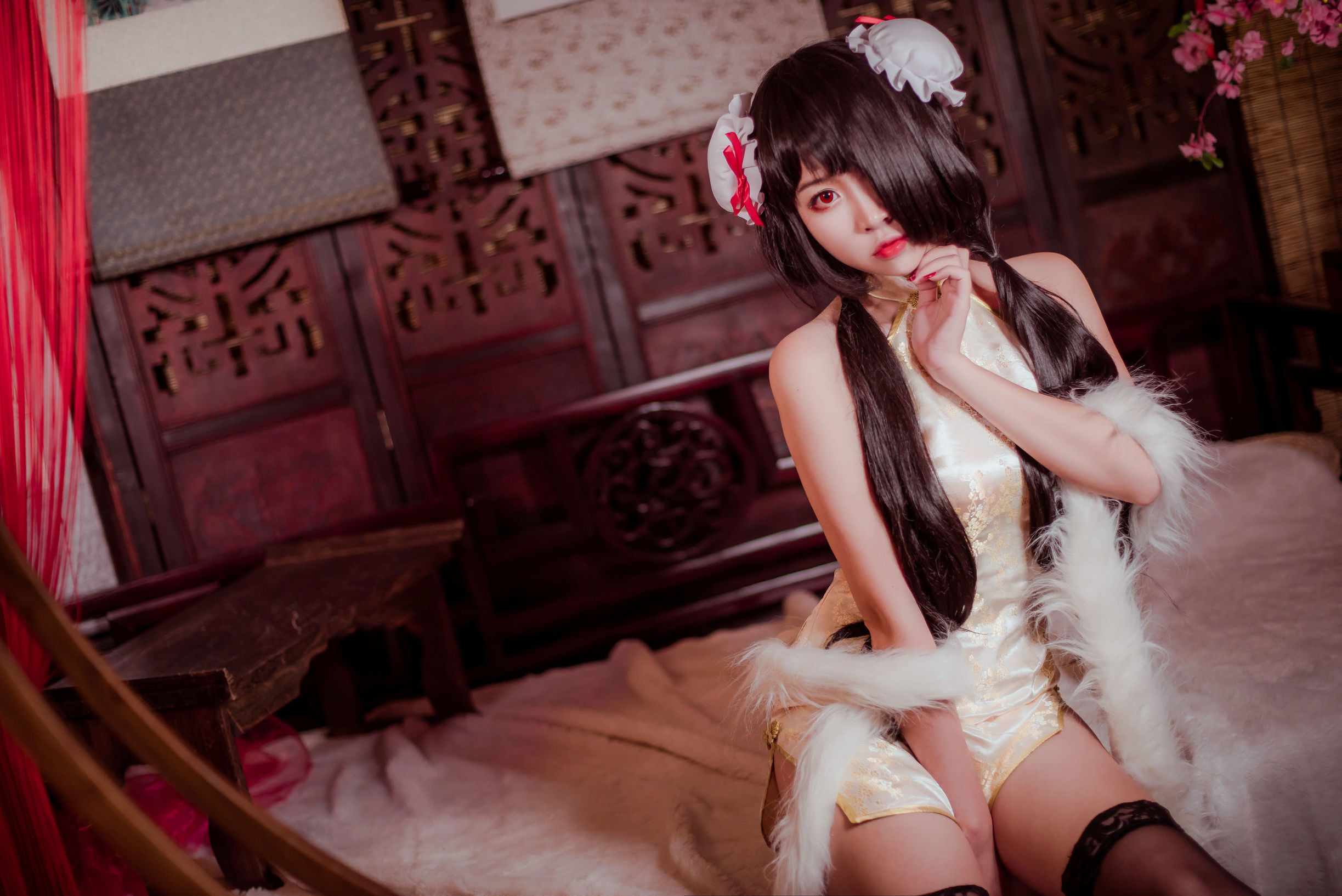 Coser nổi tiếng Erza Nisa với Kurumi cheongsam