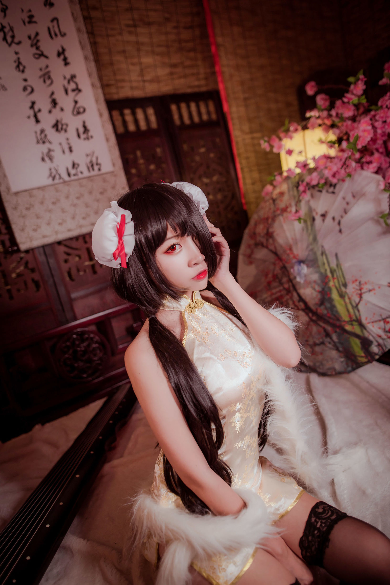 Coser nổi tiếng Erza Nisa với Kurumi cheongsam