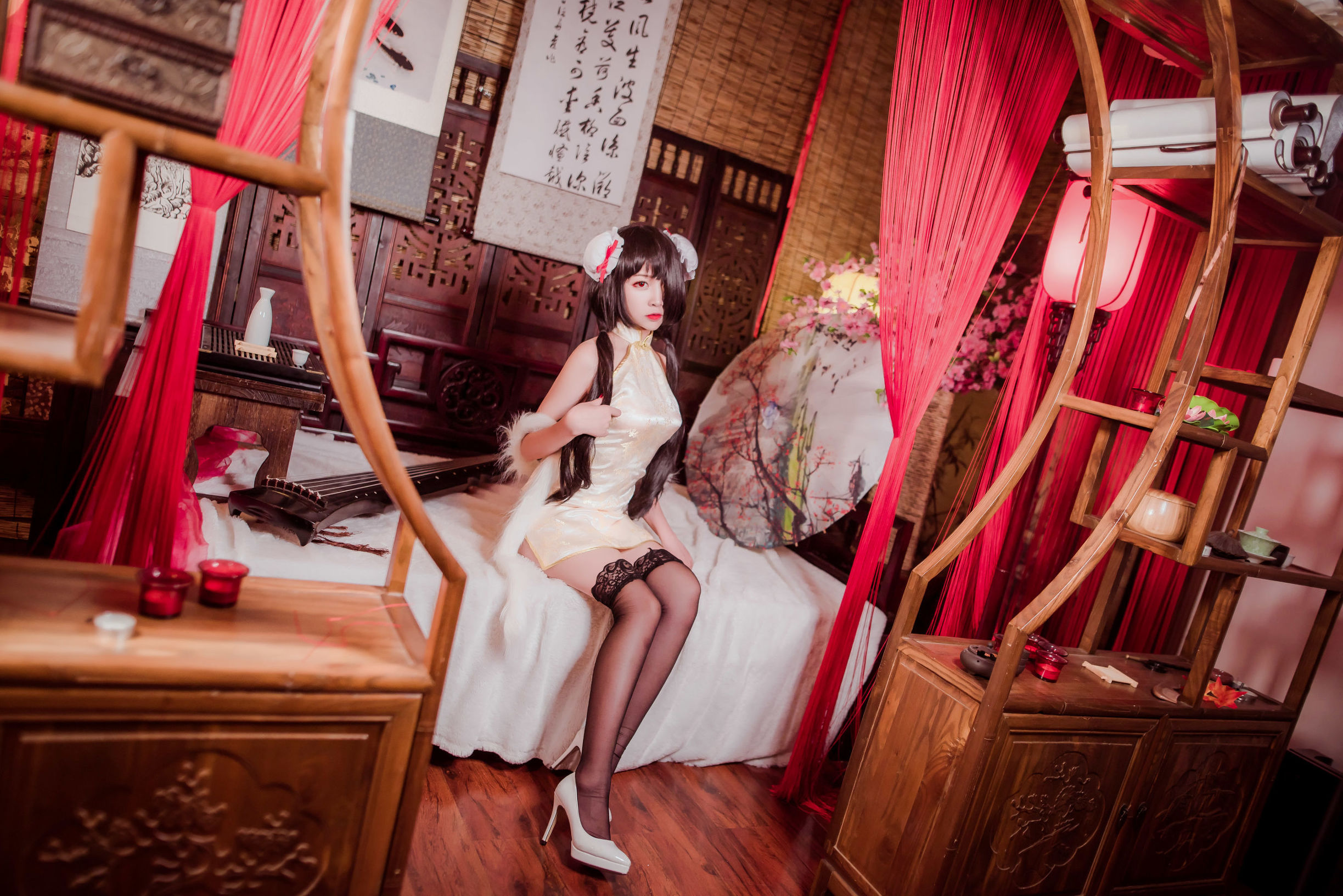 Coser nổi tiếng Erza Nisa với Kurumi cheongsam