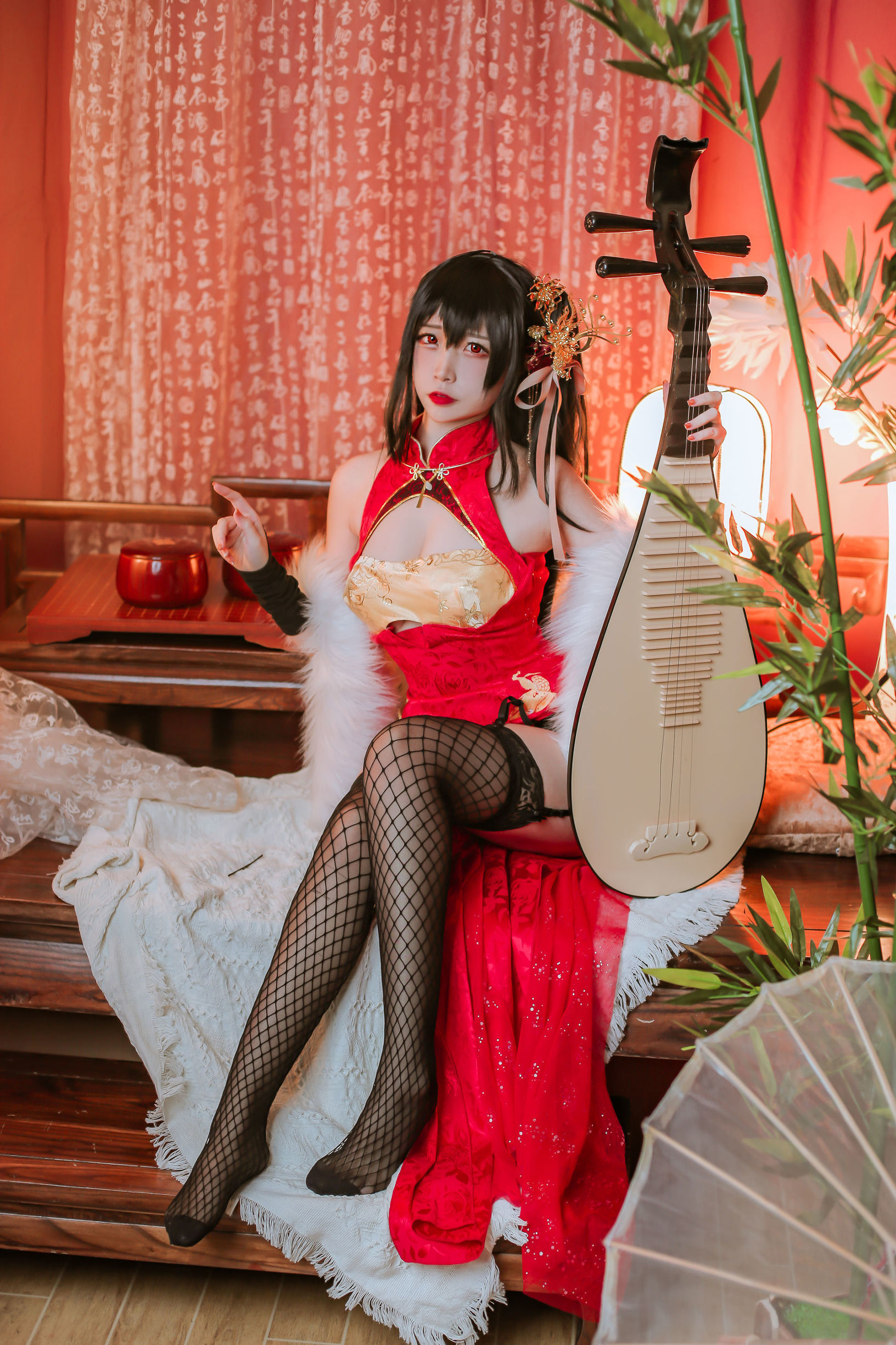 Coser nổi tiếng Er Zuo Nisa - Taihou Azur Lane qipao
