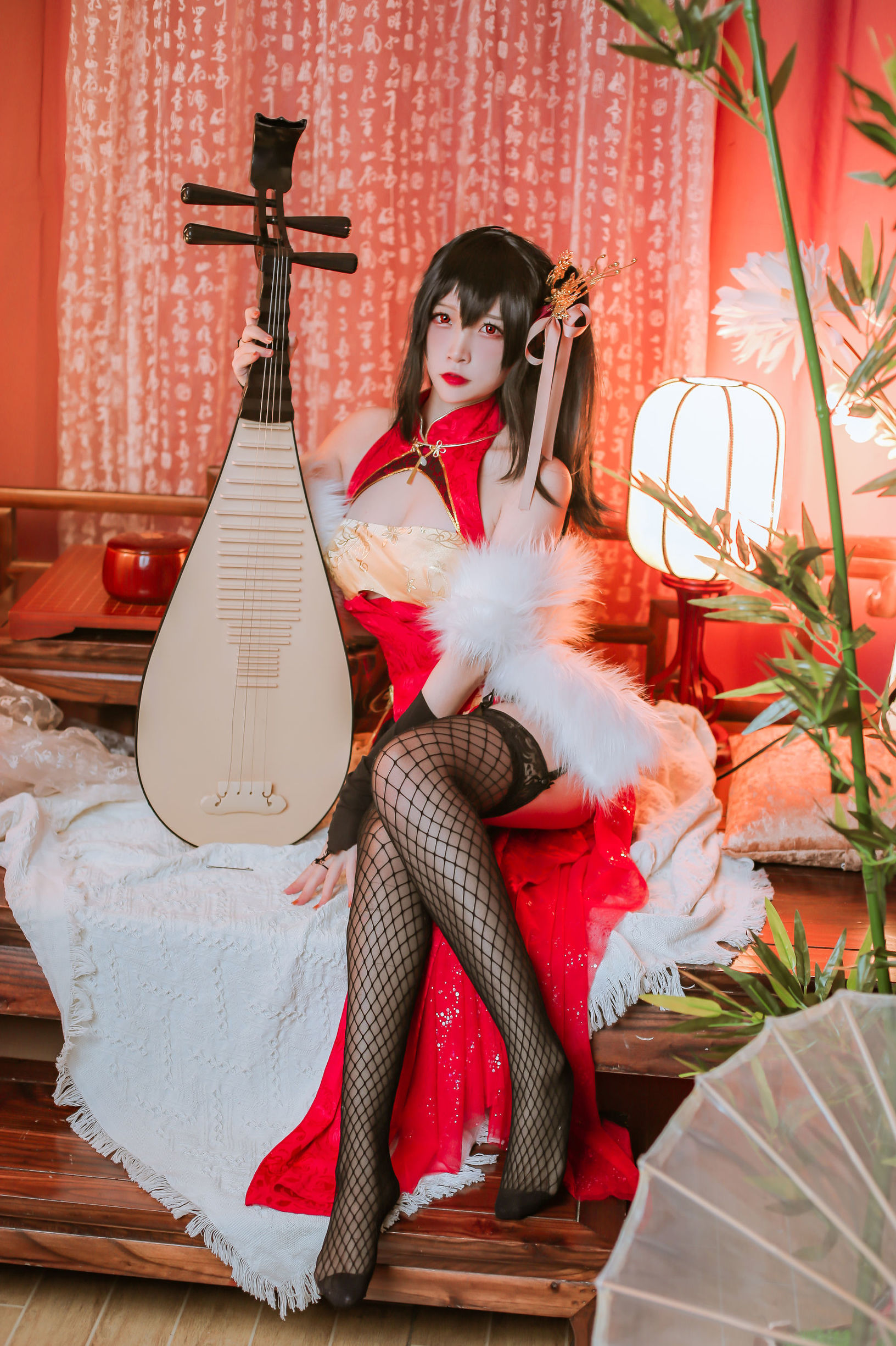 Coser nổi tiếng Er Zuo Nisa - Taihou Azur Lane qipao