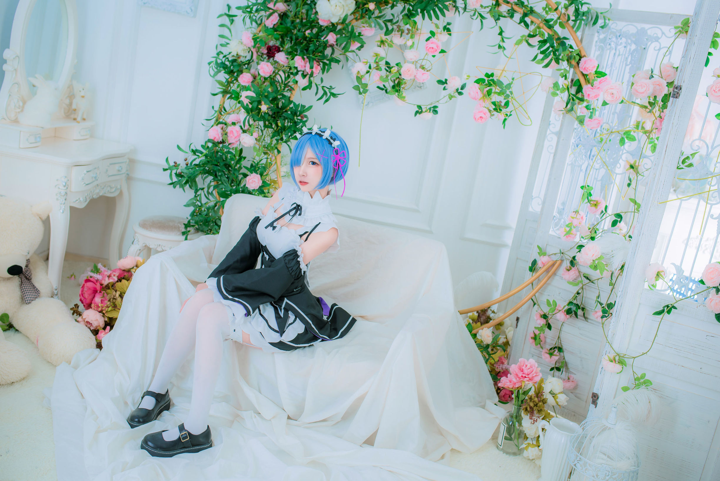 Coser nổi tiếng Erzuo Nisa – Rem nữ hầu