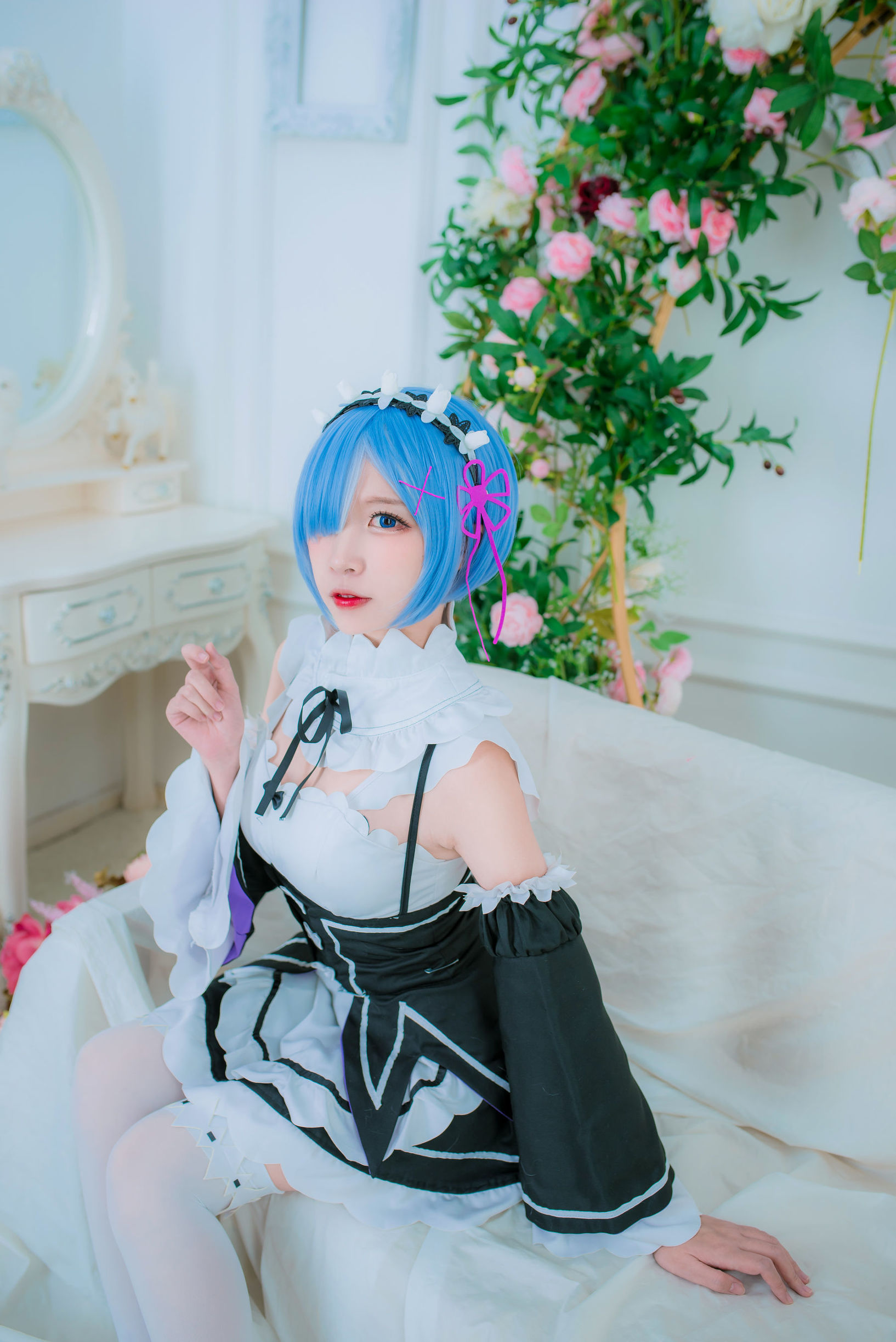 Coser nổi tiếng Erzuo Nisa – Rem nữ hầu