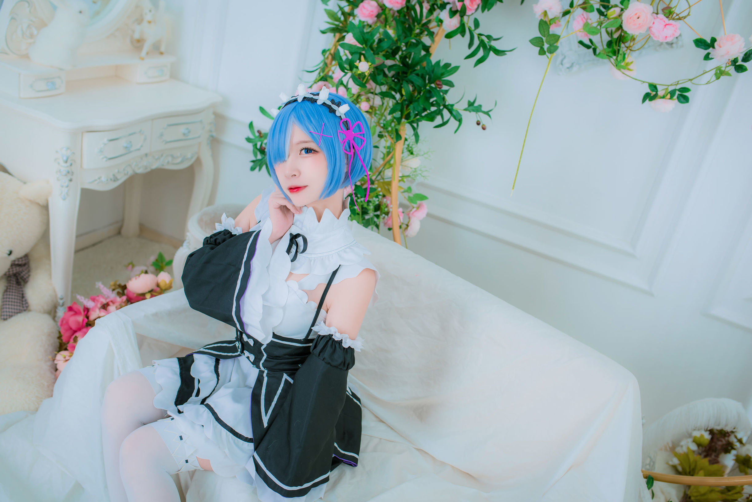 Coser nổi tiếng Erzuo Nisa – Rem nữ hầu