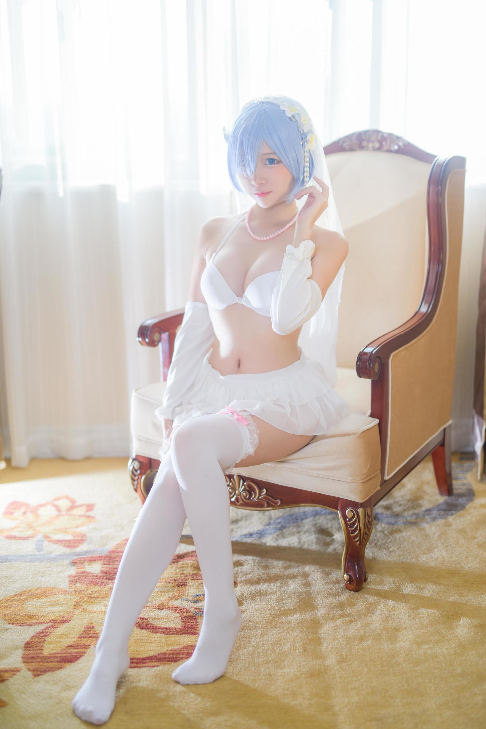 Coser nổi tiếng Erzuo Nisa - Rem váy cưới