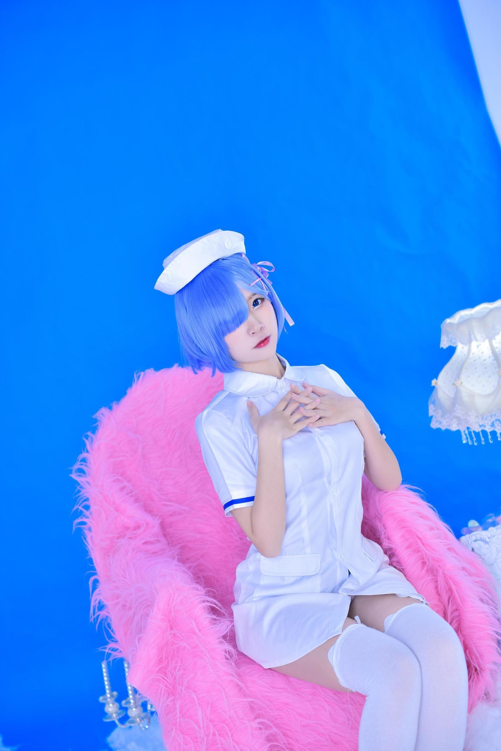 Coser nổi tiếng Erza Nisa Rem Y tá