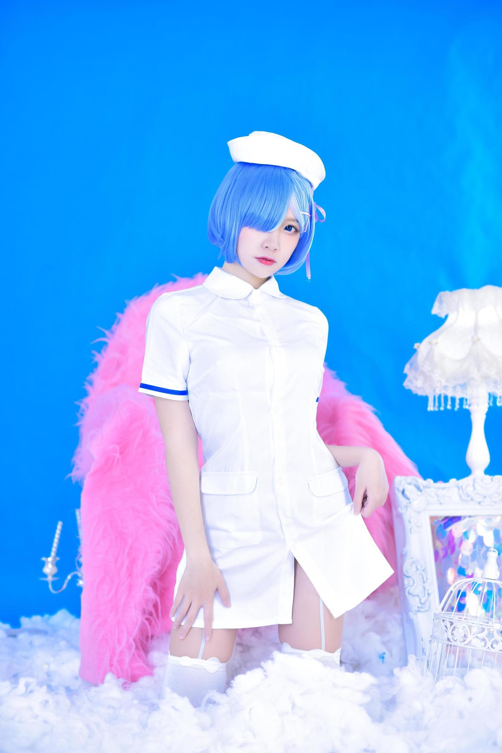 Coser nổi tiếng Erza Nisa Rem Y tá