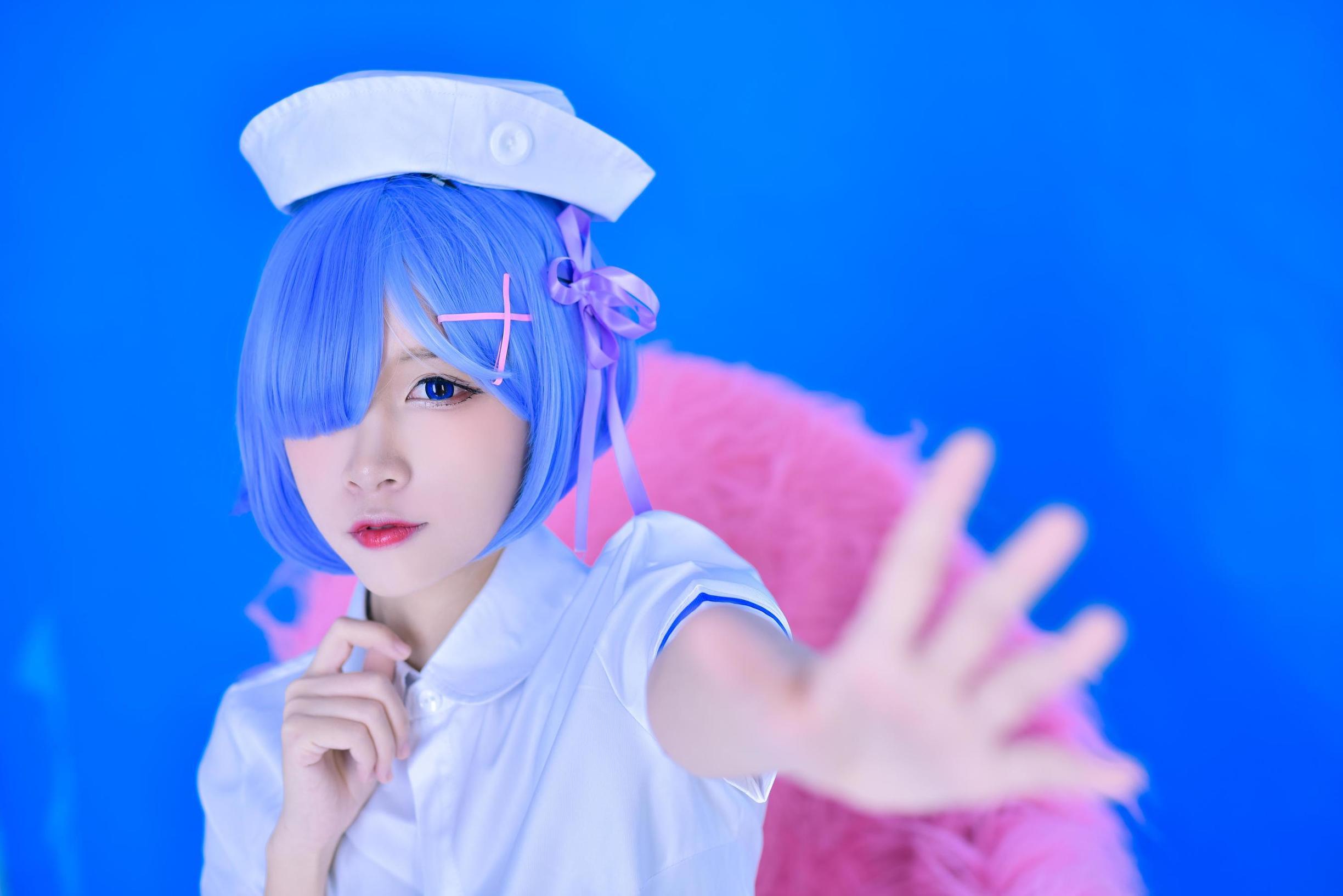 Coser nổi tiếng Erza Nisa Rem Y tá