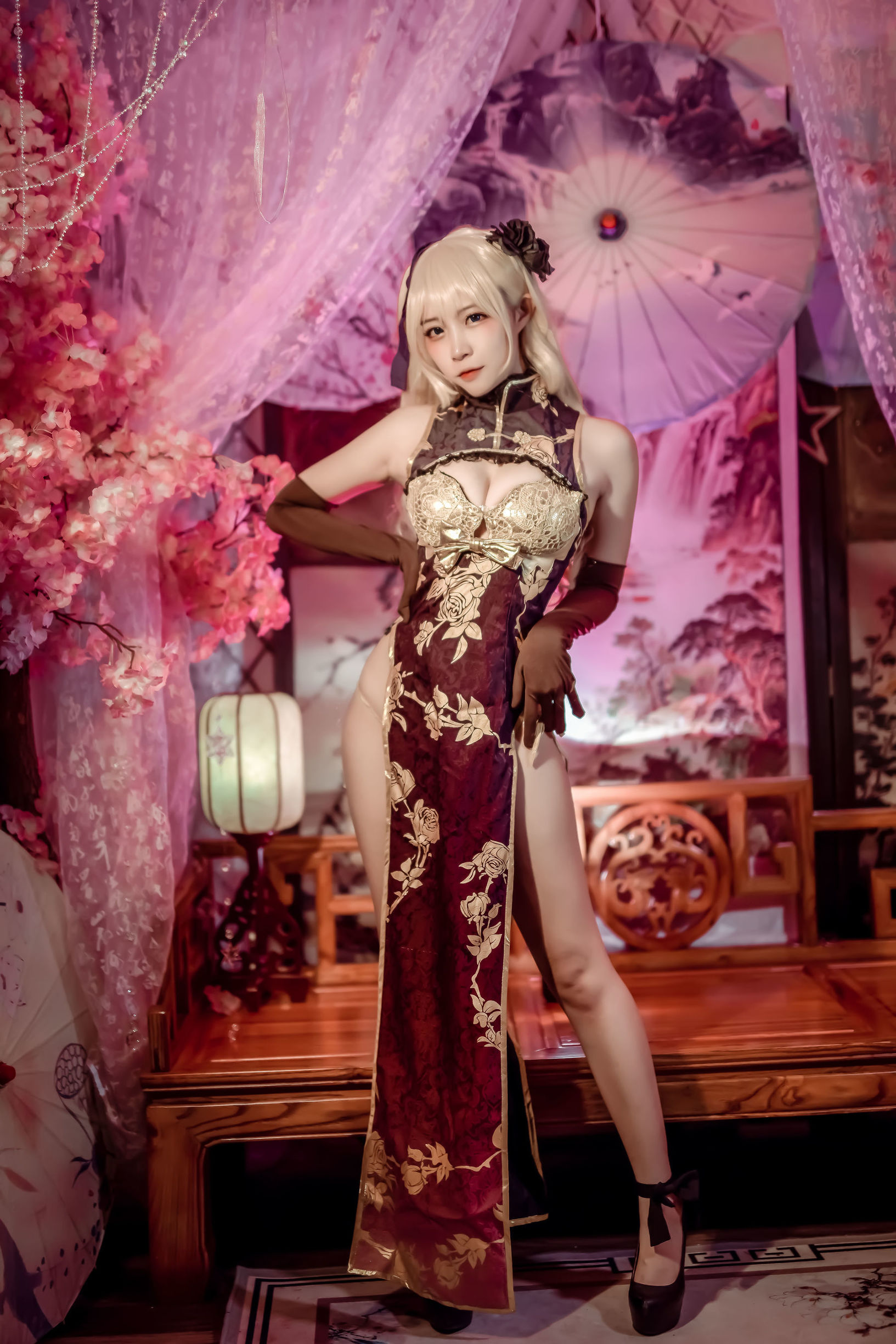 Popular Cosplayer Er Zuo Nisa Jin Lian