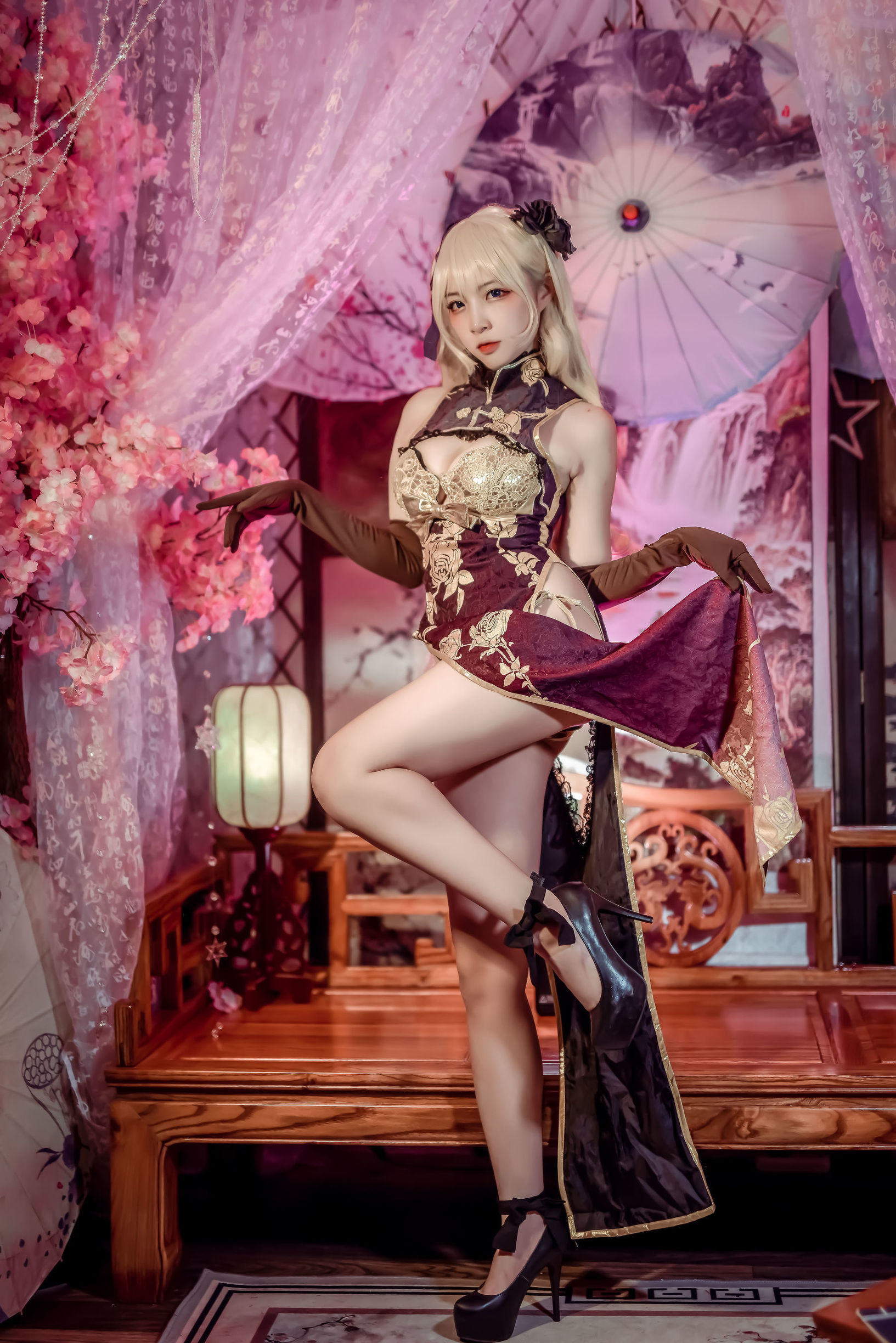 Popular Cosplayer Er Zuo Nisa Jin Lian