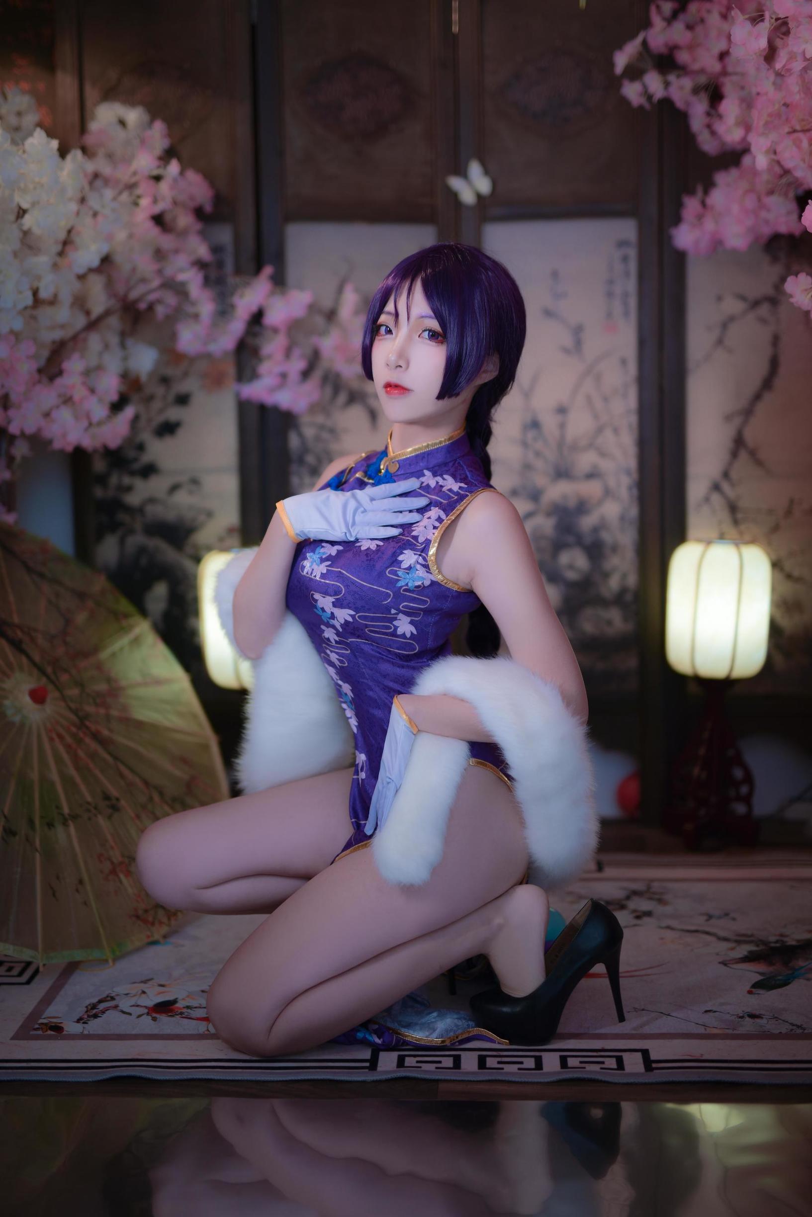 人気のコスプレイヤー エルザ・ニサの Fate ナイグアン 旗袍