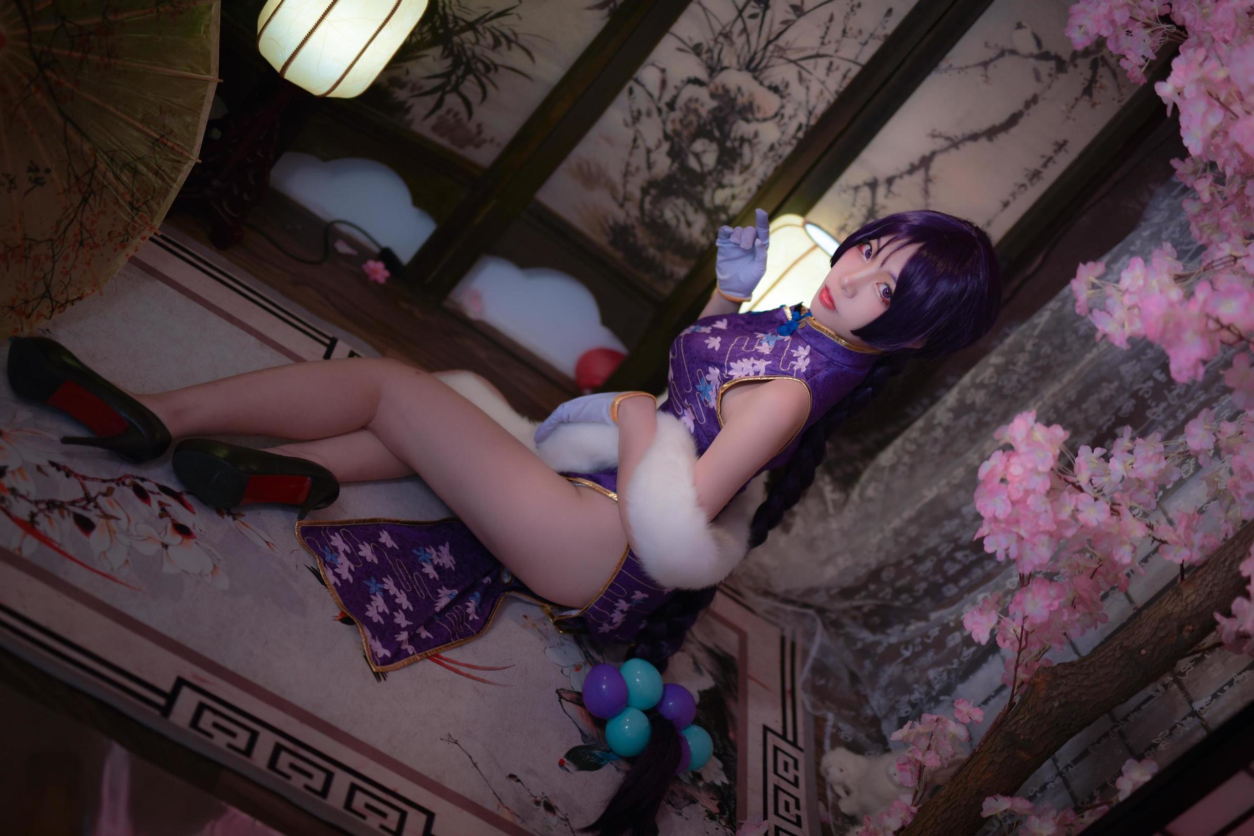 Popular Cosplayer Er Zuo Nisa Fate Nai Guang Cheongsam