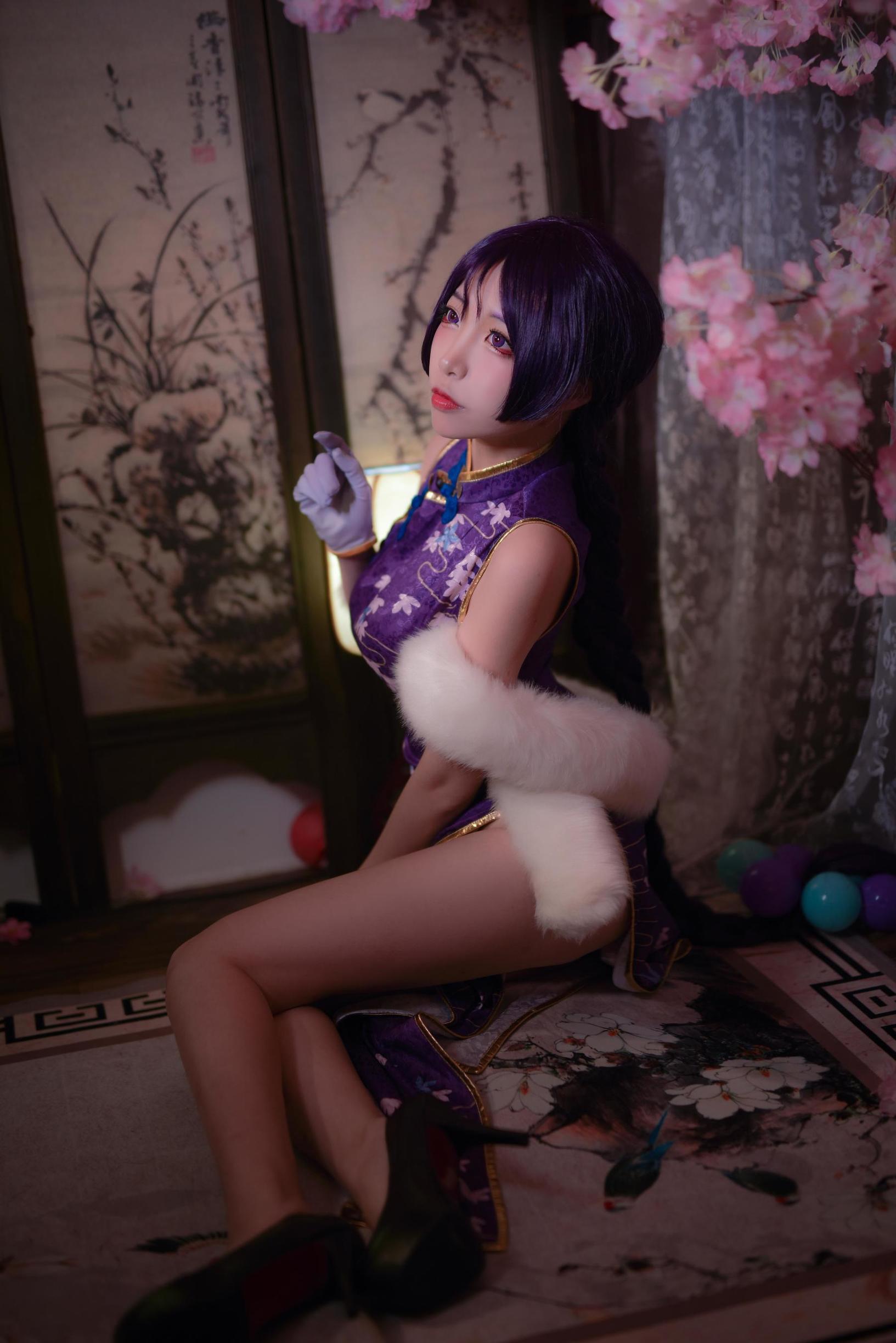 Popular Cosplayer Er Zuo Nisa Fate Nai Guang Cheongsam