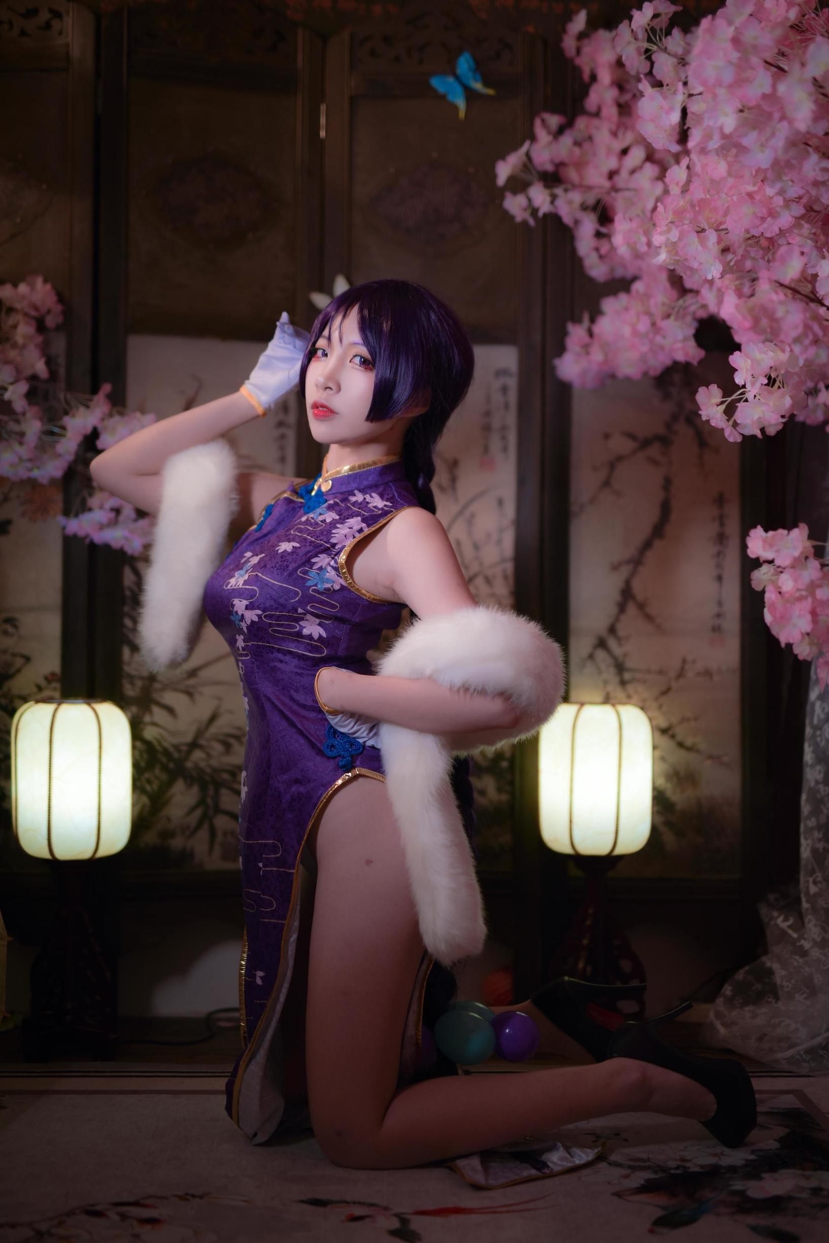 Popular Cosplayer Er Zuo Nisa Fate Nai Guang Cheongsam