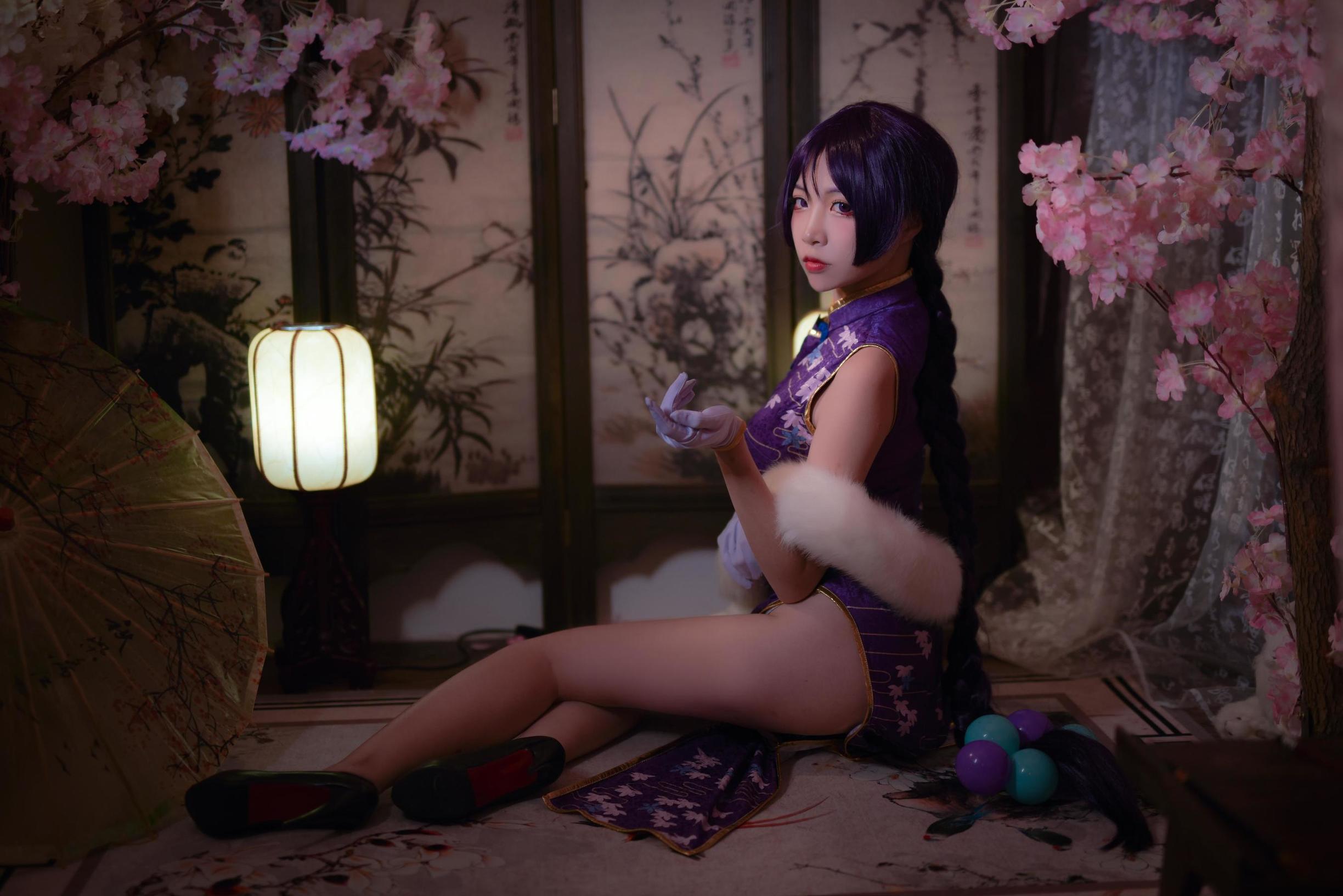 Popular Cosplayer Er Zuo Nisa Fate Nai Guang Cheongsam